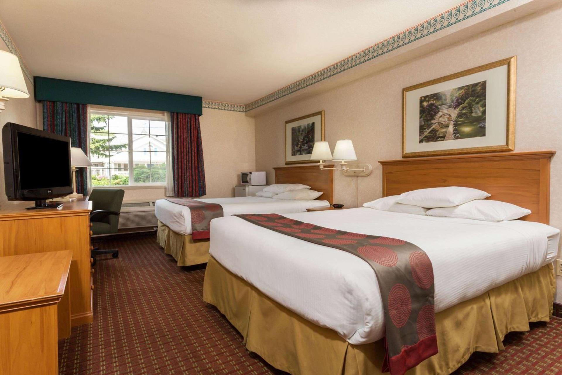 Ramada by Wyndham Portland photo 11