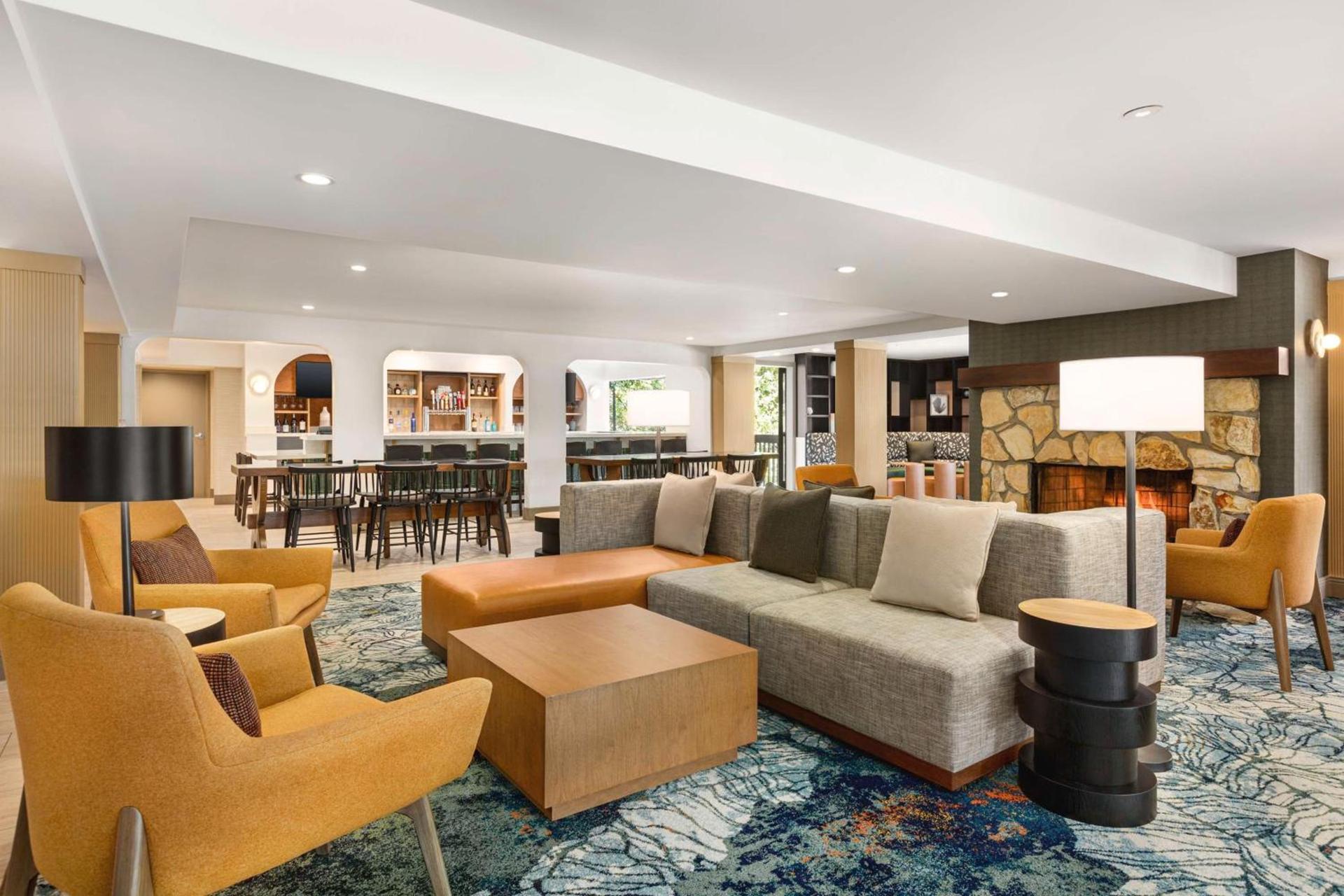 Hilton Garden Inn Monterey photo 10