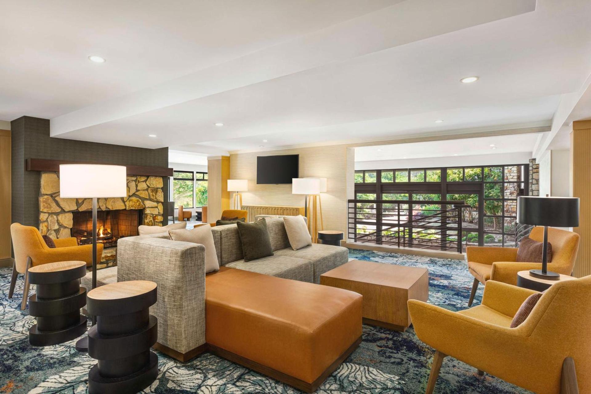 Hilton Garden Inn Monterey photo 11