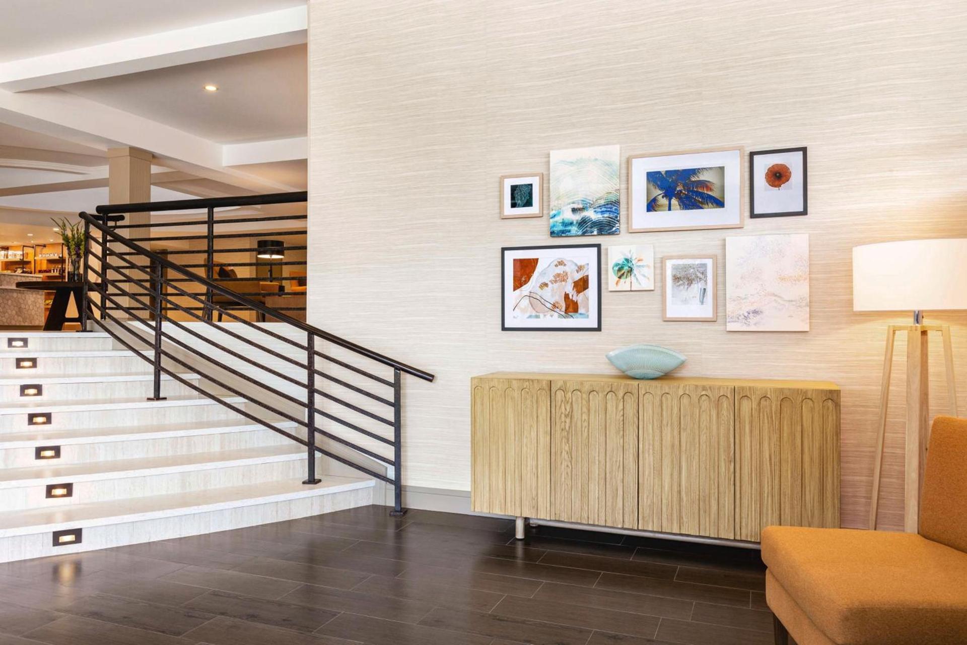 Hilton Garden Inn Monterey photo 12