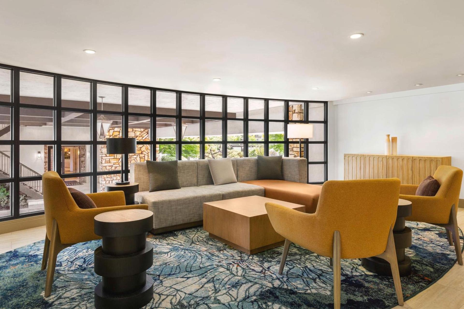 Hilton Garden Inn Monterey photo 14