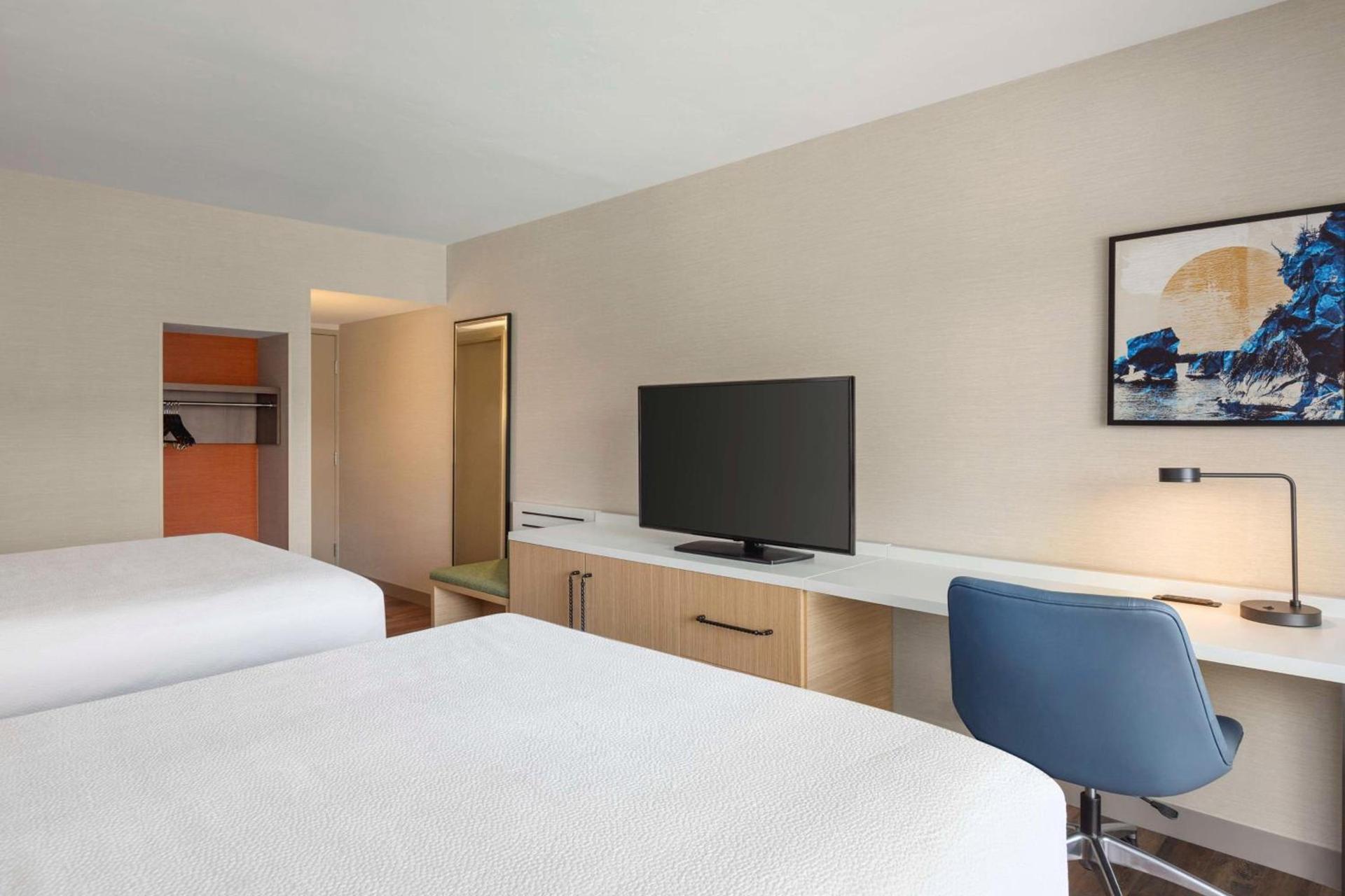 Hilton Garden Inn Monterey photo 60