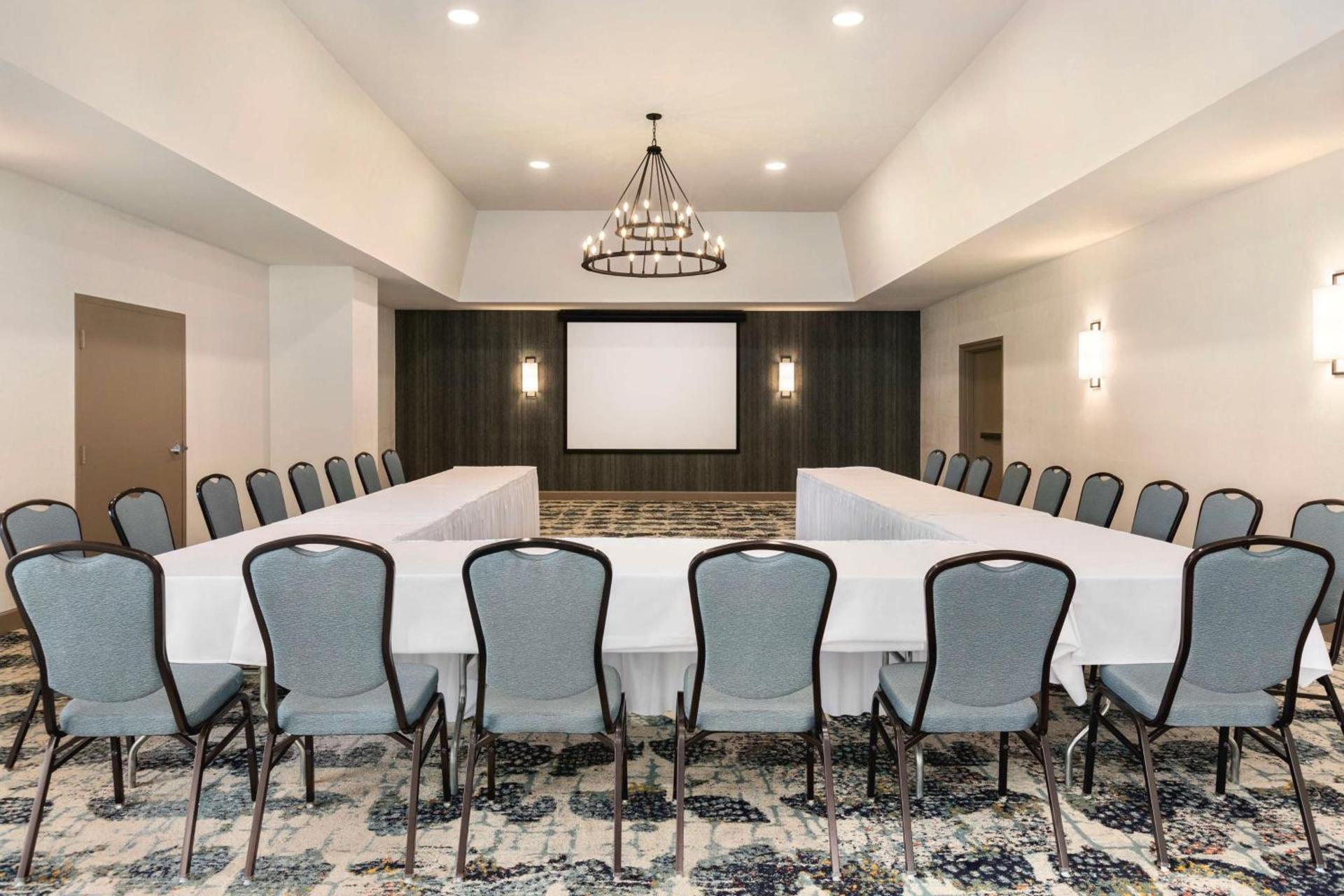 Hilton Garden Inn Monterey photo 79