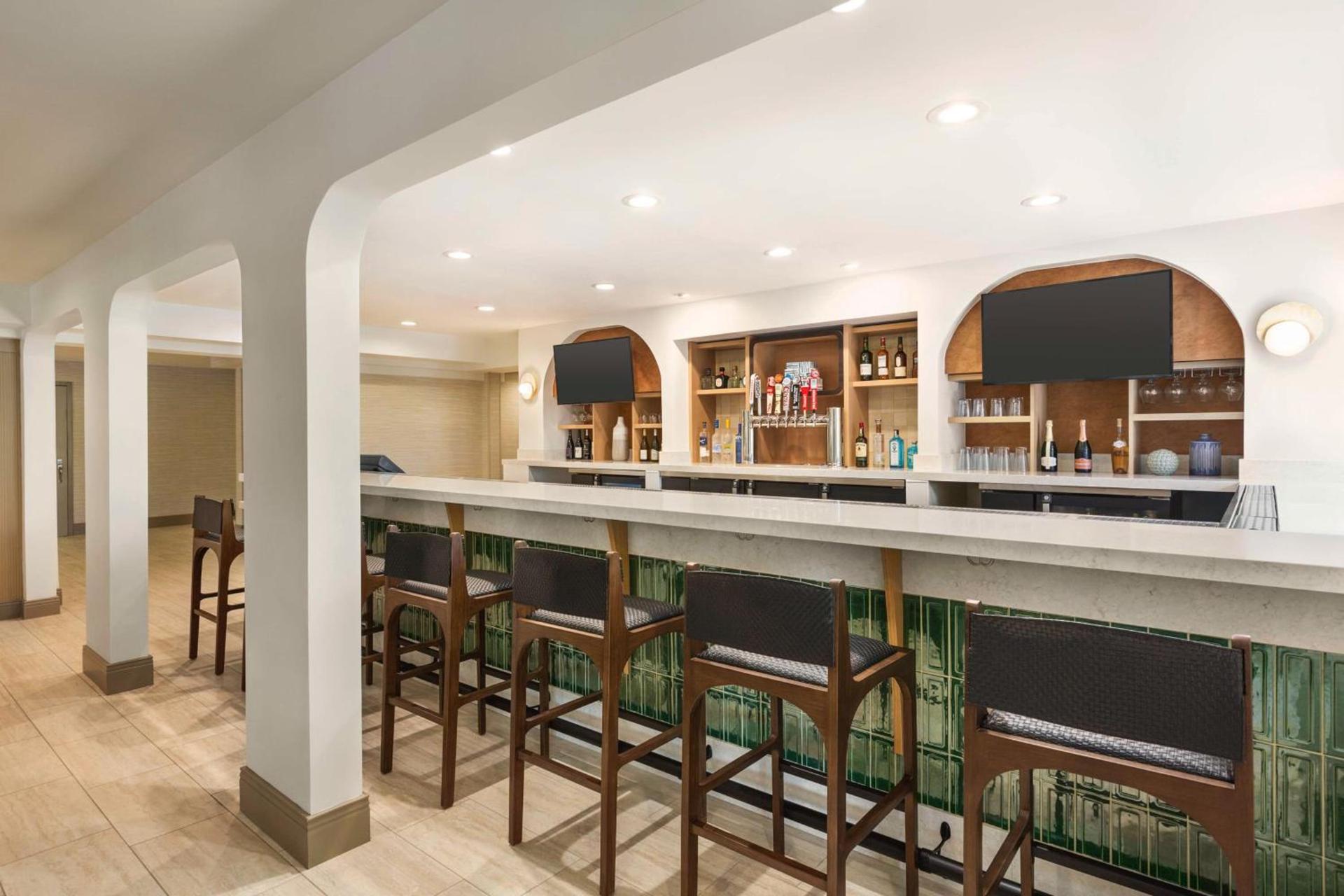 Hilton Garden Inn Monterey photo 85