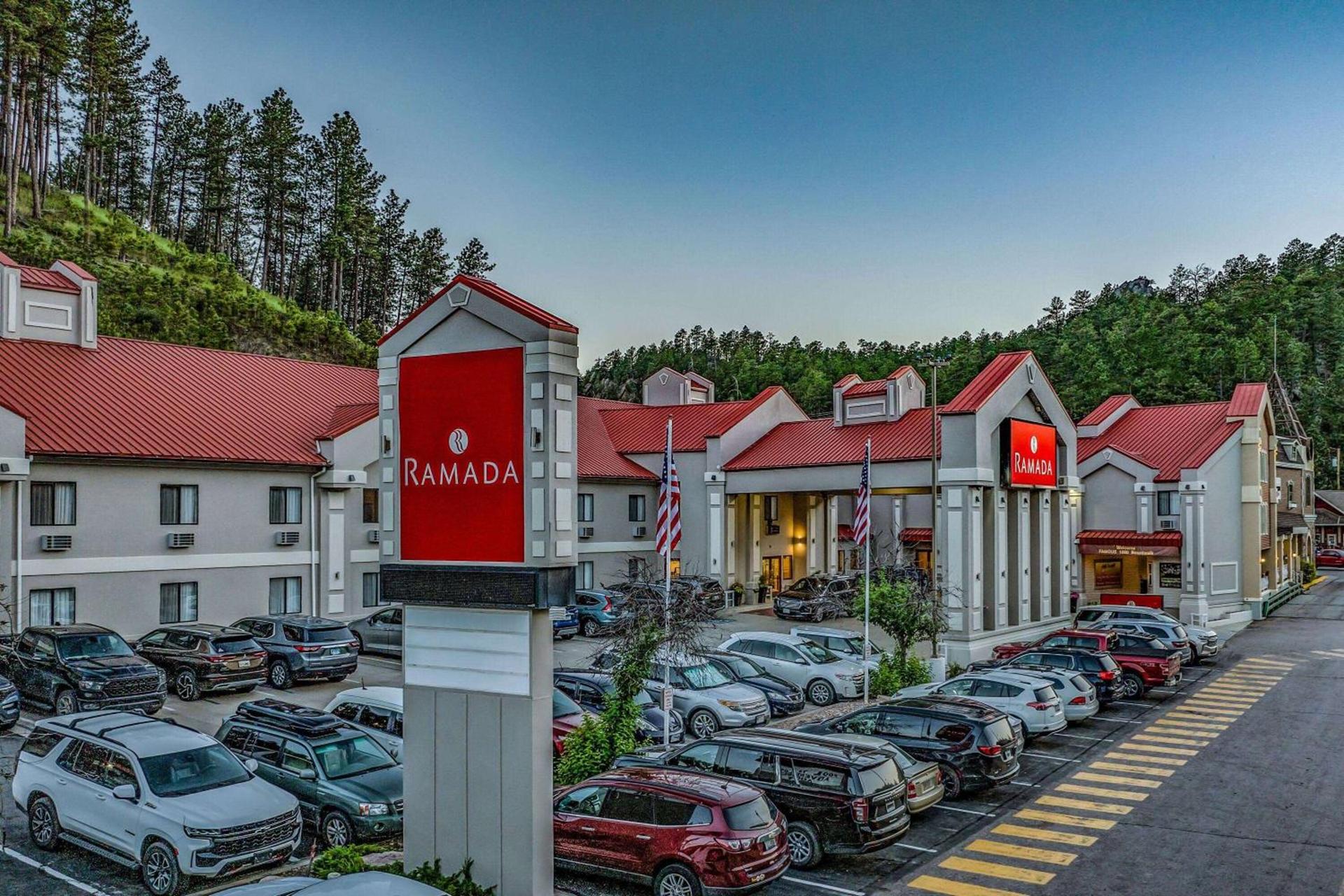 Ramada by Wyndham Keystone Near Mt Rushmore photo 3