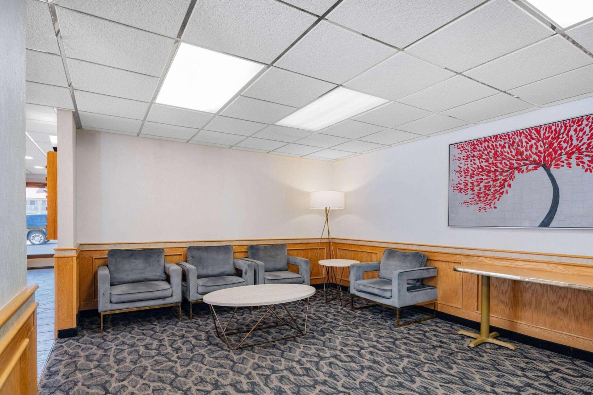 Ramada by Wyndham Keystone Near Mt Rushmore photo 6