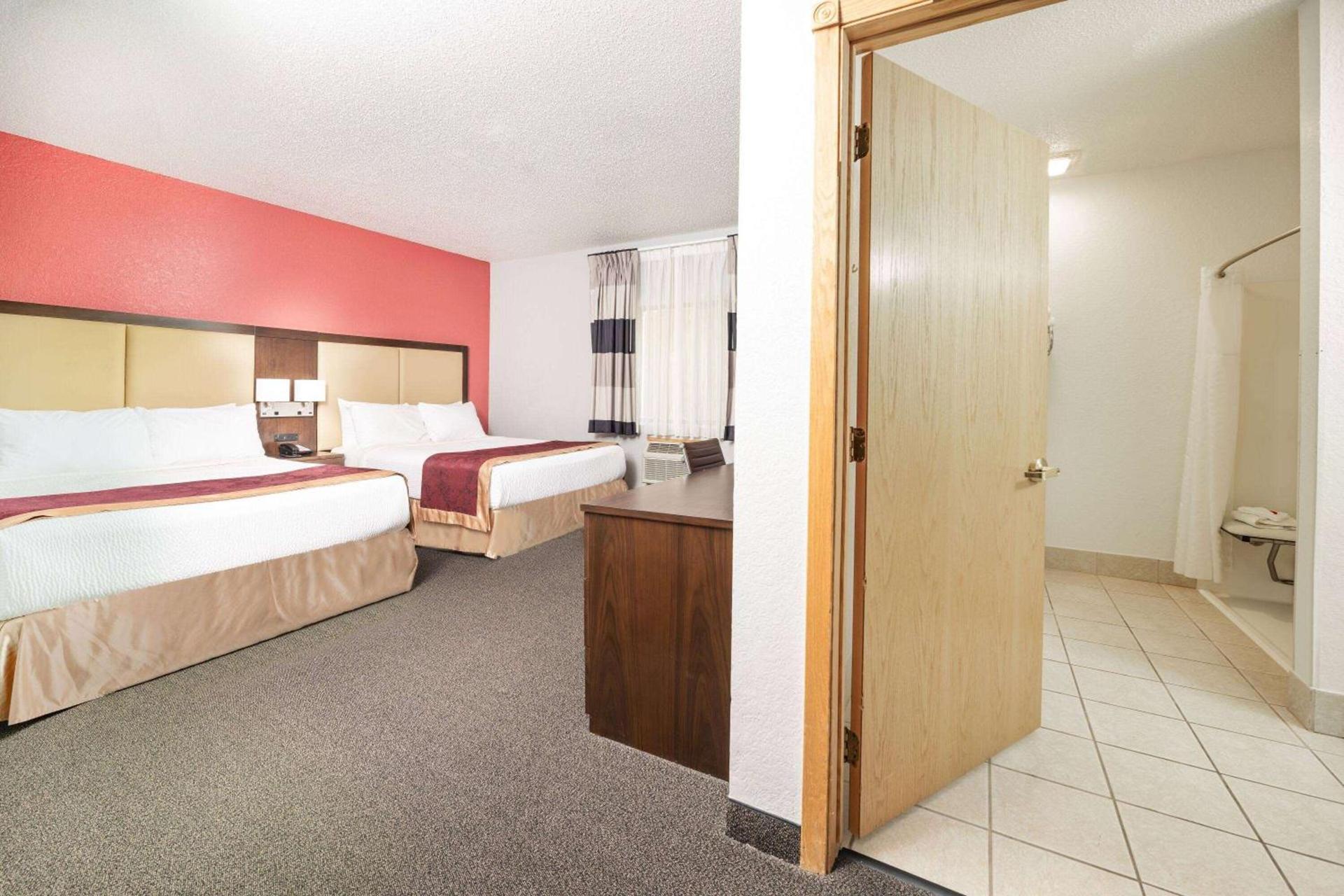 Ramada by Wyndham Keystone Near Mt Rushmore photo 28