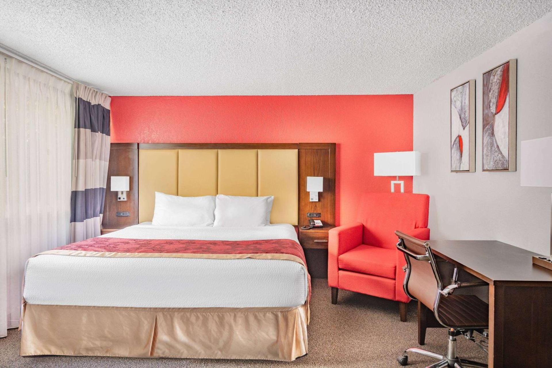 Ramada by Wyndham Keystone Near Mt Rushmore photo 29