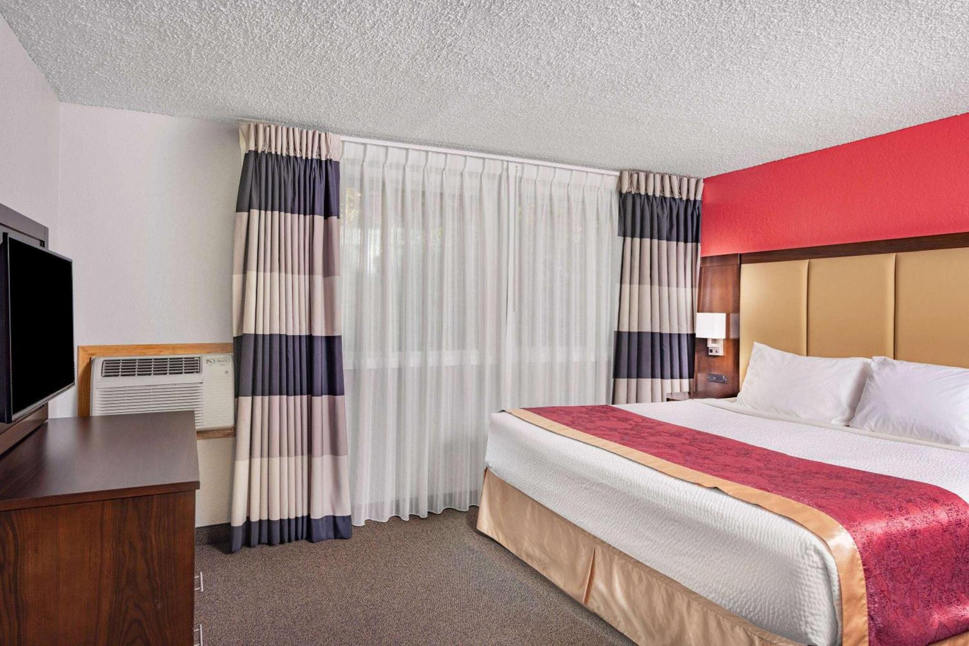 Ramada by Wyndham Keystone Near Mt Rushmore photo 33