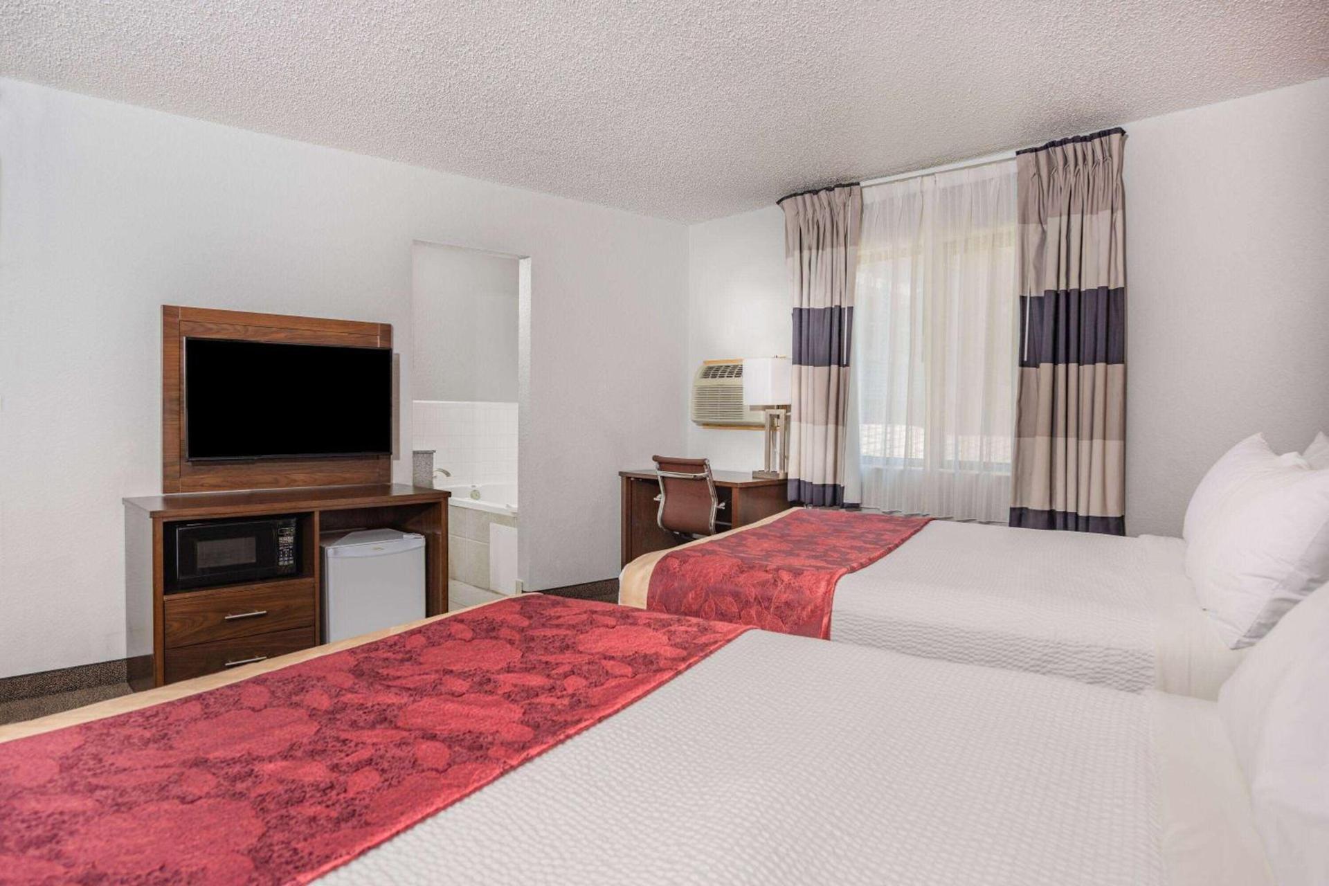 Ramada by Wyndham Keystone Near Mt Rushmore photo 37