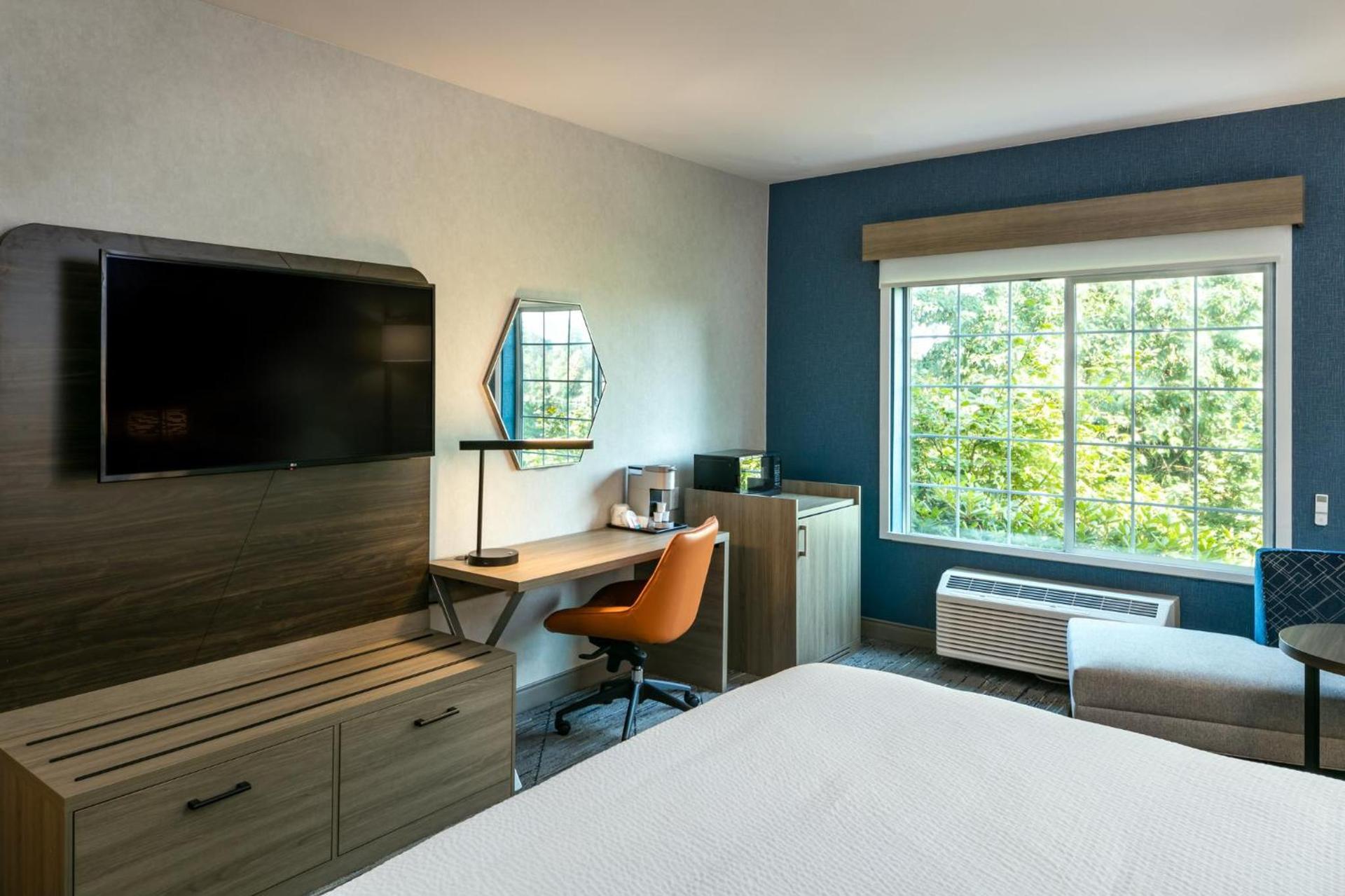 Holiday Inn Express Corvallis-On the River by IHG photo 62