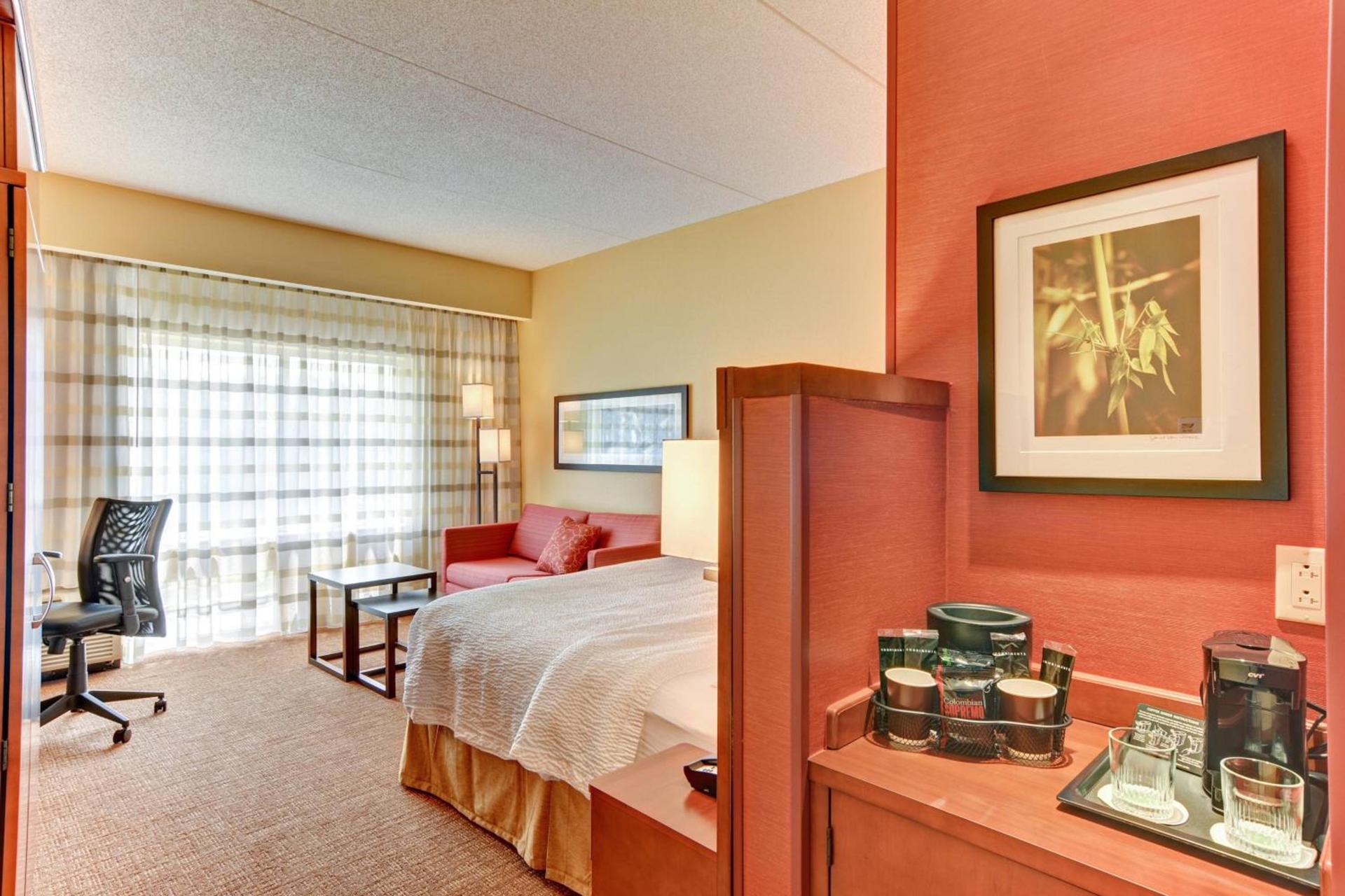 Courtyard by Marriott Bridgeport Clarksburg photo 5