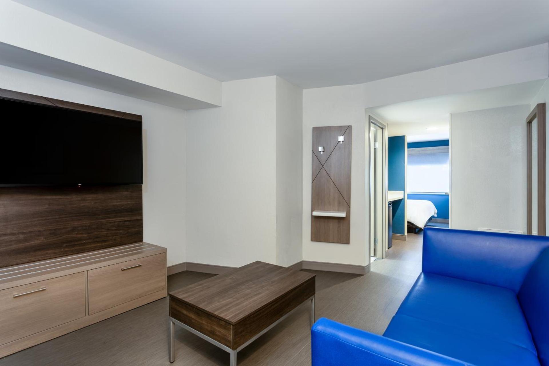Holiday Inn Express Hotel Clearwater East - ICOT Center by IHG photo 10