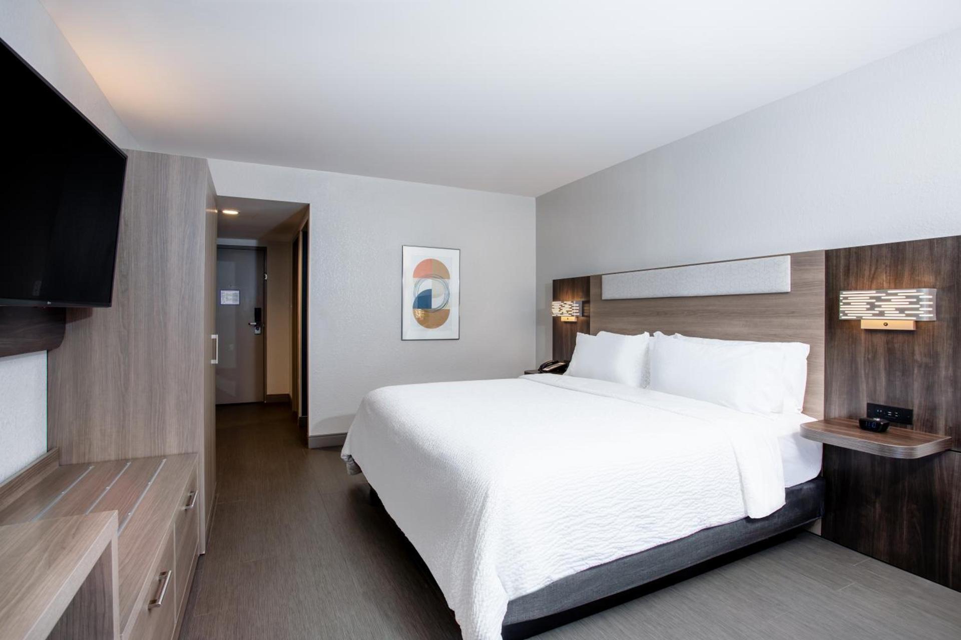 Holiday Inn Express Hotel Clearwater East - ICOT Center by IHG photo 18