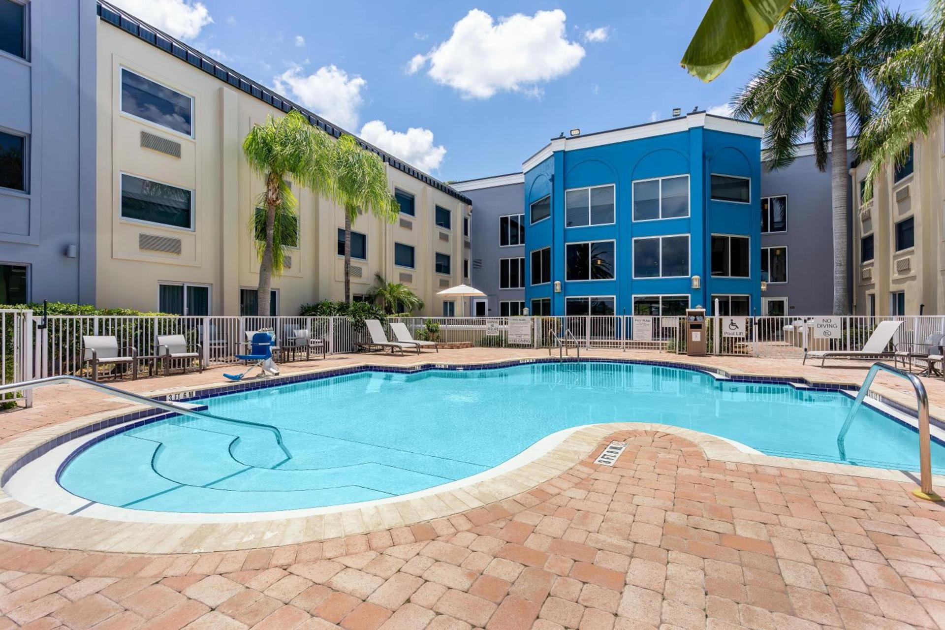 Holiday Inn Express Hotel Clearwater East - ICOT Center by IHG photo 4