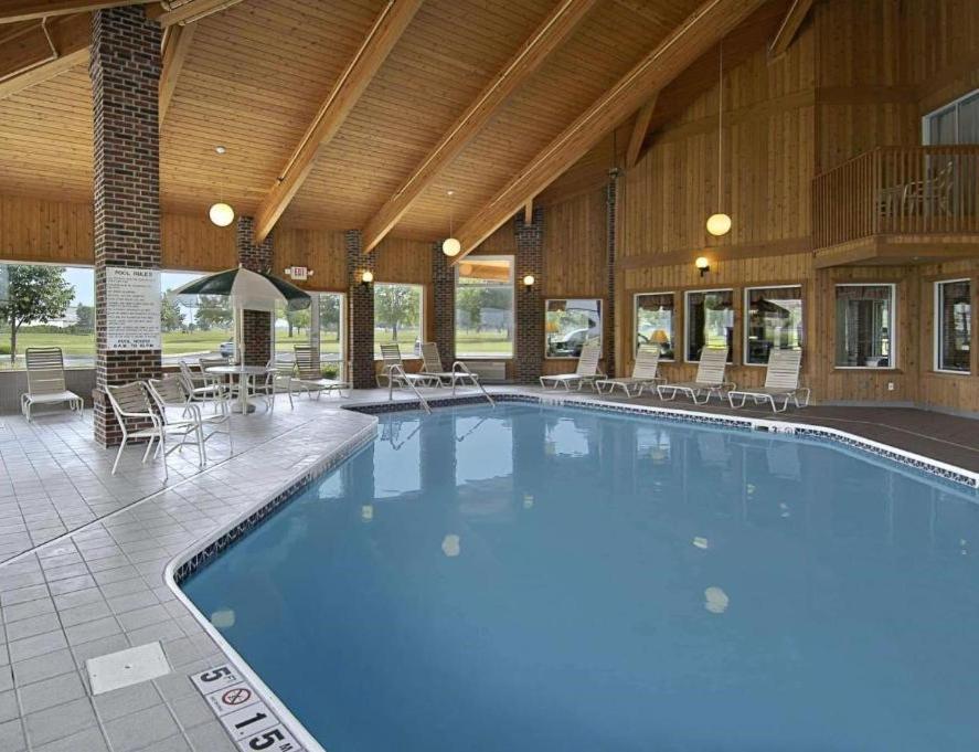 Baymont by Wyndham Columbus/Rickenbacker photo 16