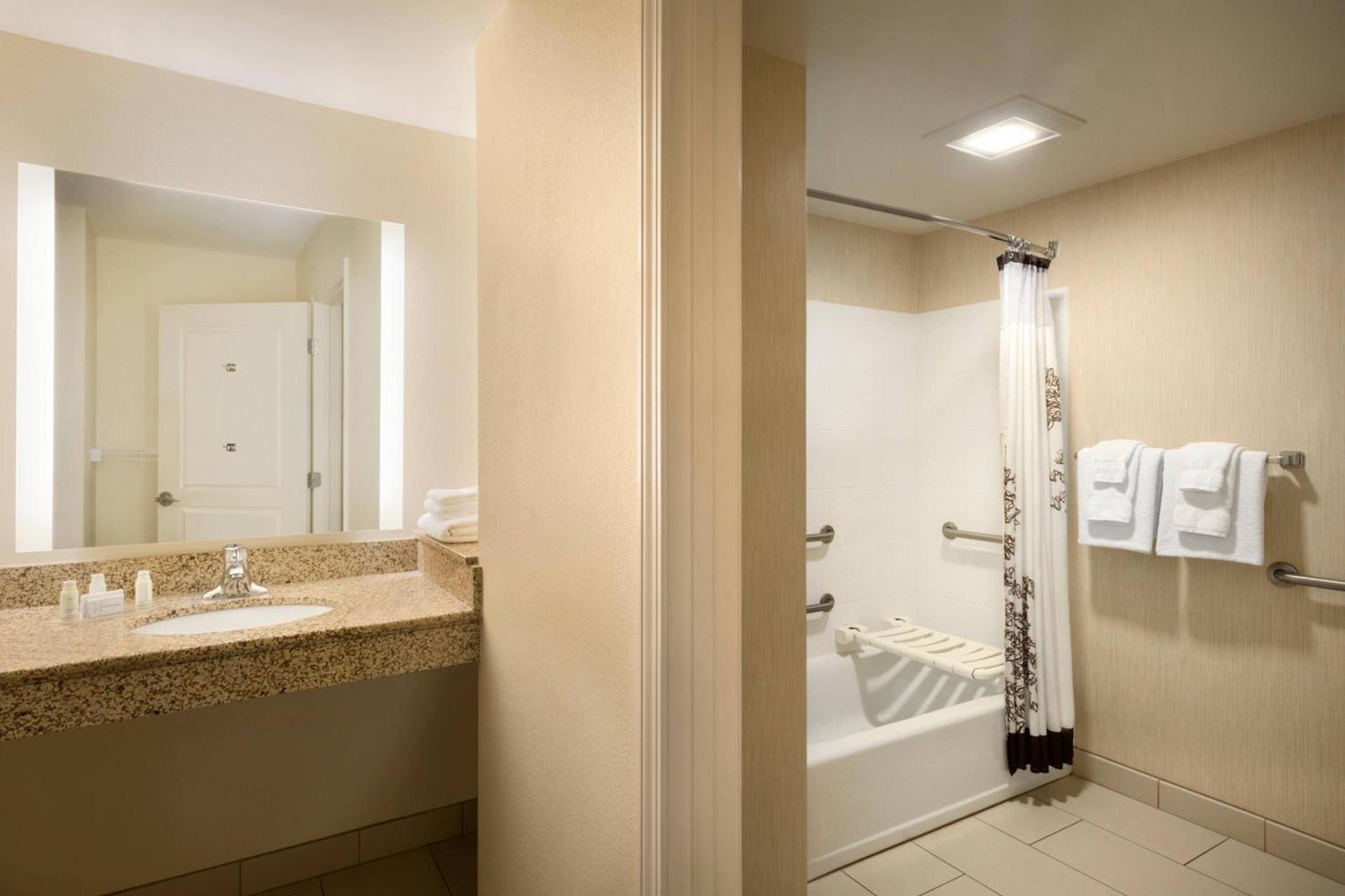 Residence Inn by Marriott Charleston North/Ashley Phosphate photo 15