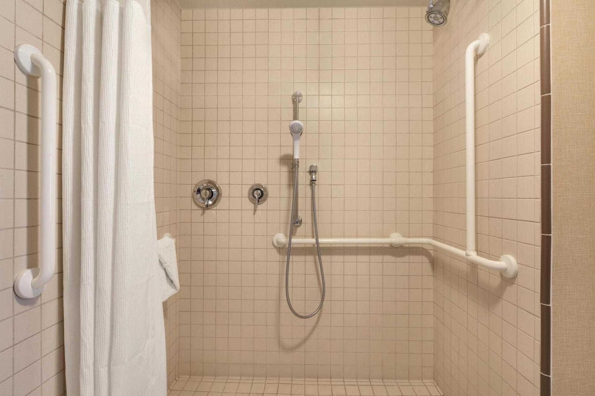 Residence Inn by Marriott Charleston North/Ashley Phosphate photo 16