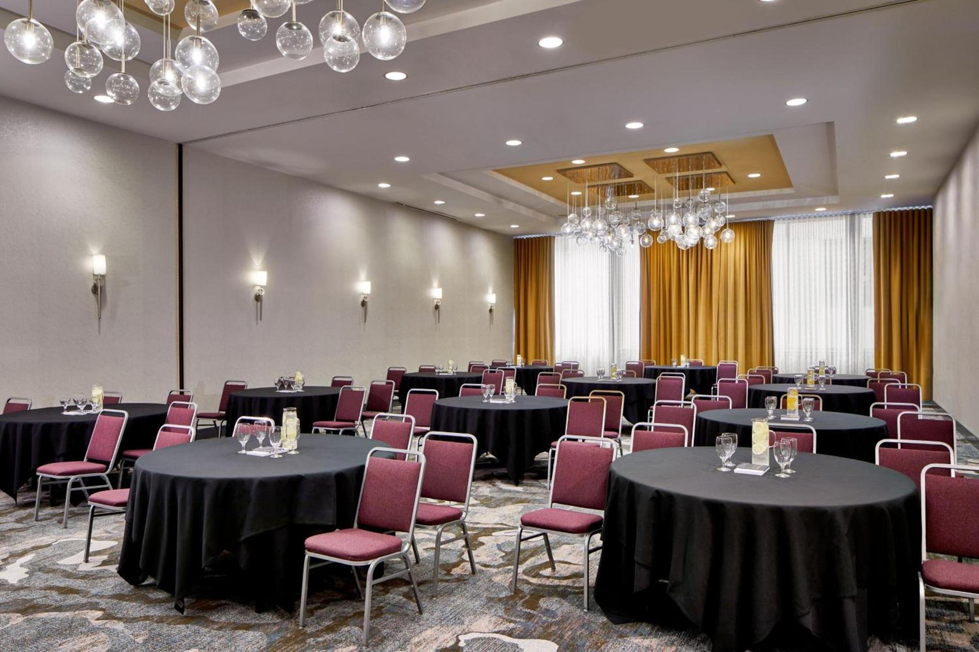 Courtyard by Marriott Portland City Center photo 34