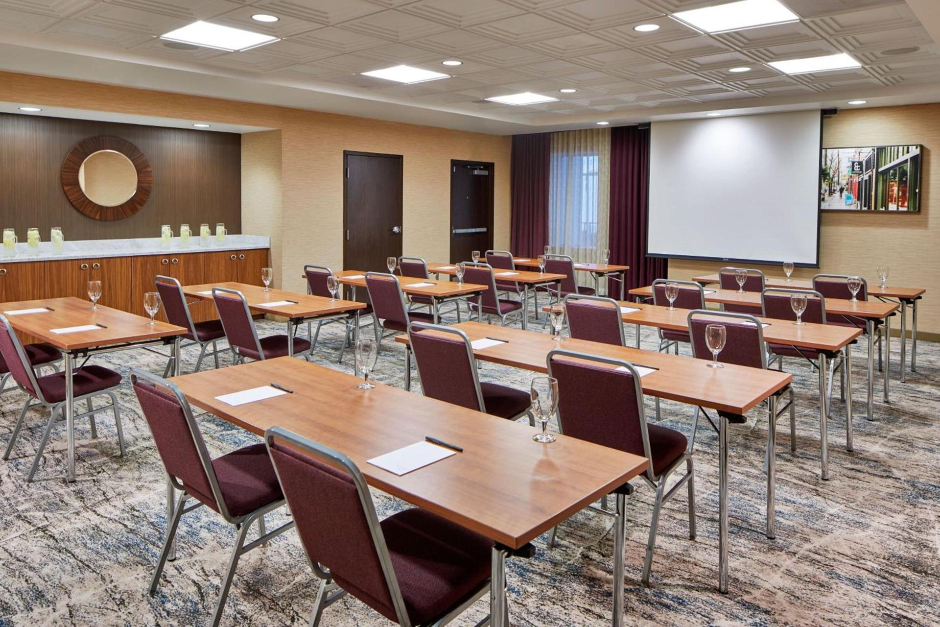 Courtyard by Marriott Portland City Center photo 37