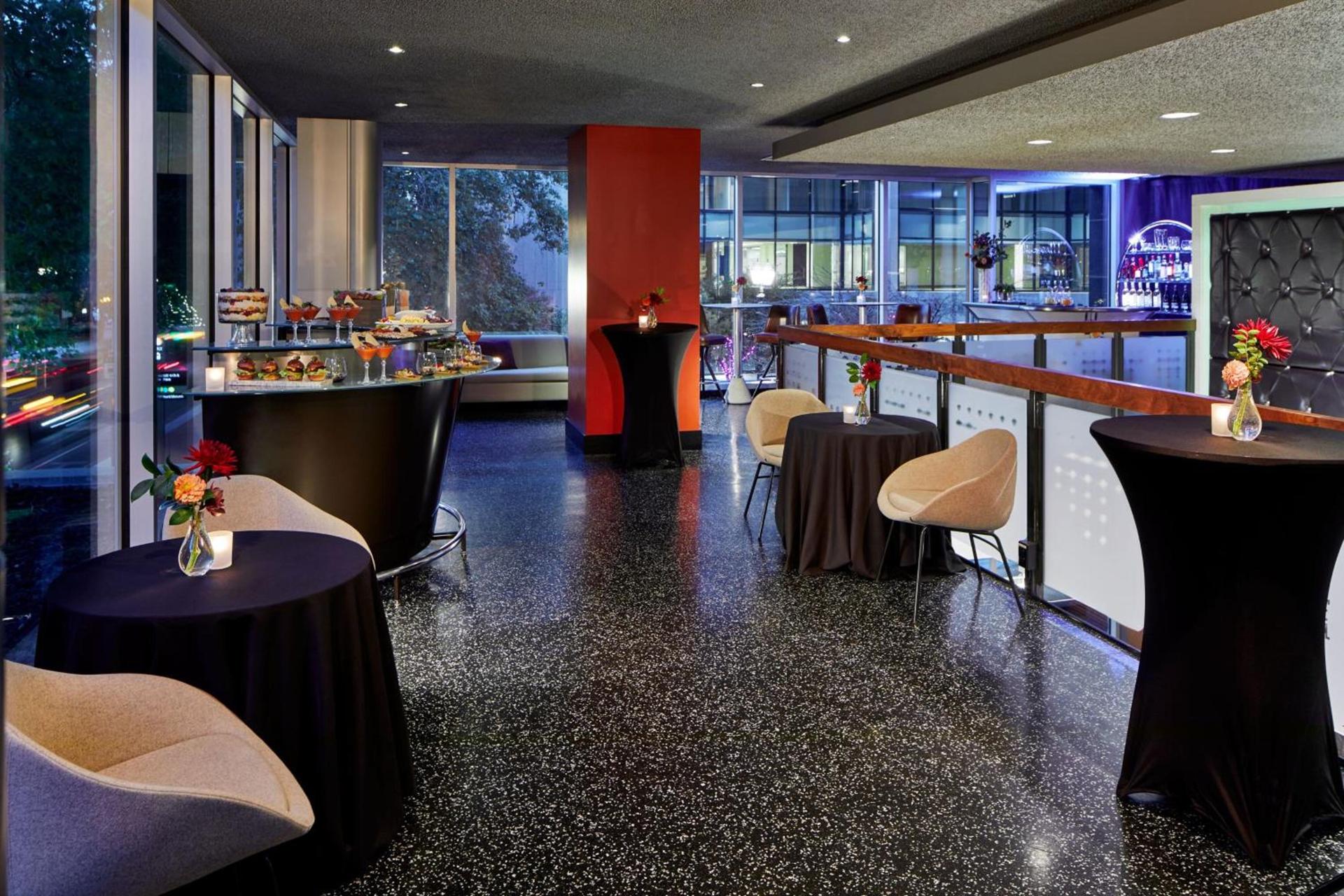 Courtyard by Marriott Portland City Center photo 40