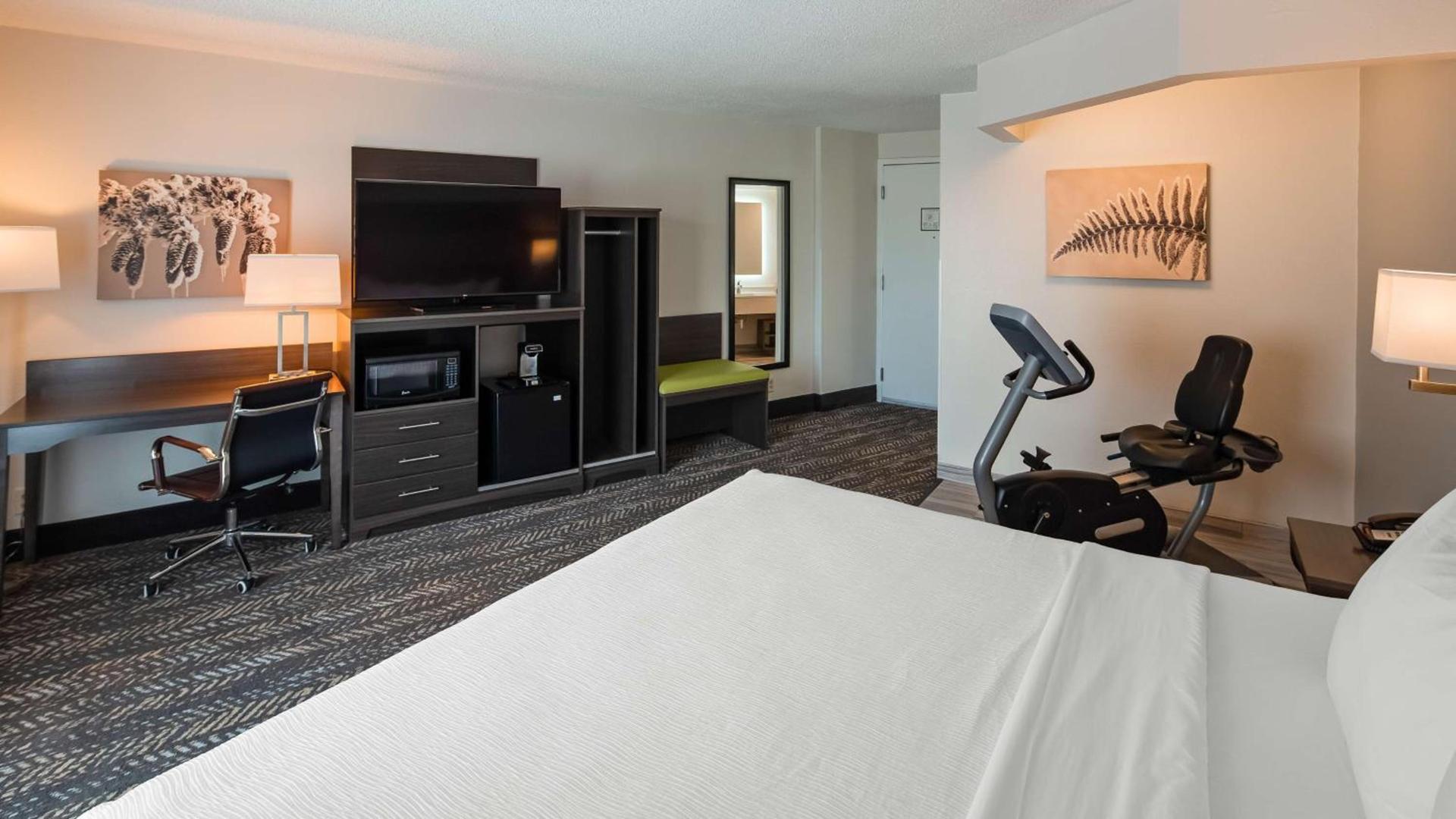 Best Western Plus Wausau Tower Inn photo 17