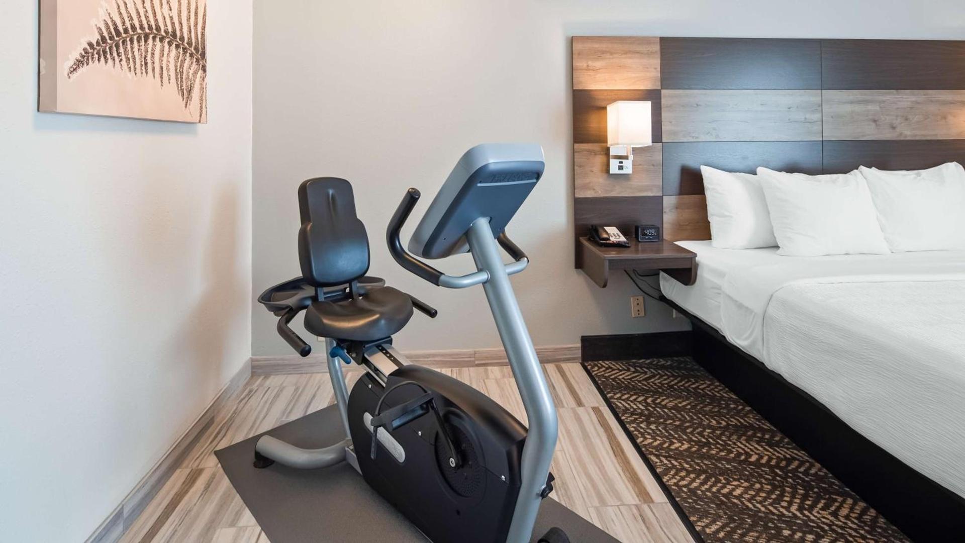 Best Western Plus Wausau Tower Inn photo 18