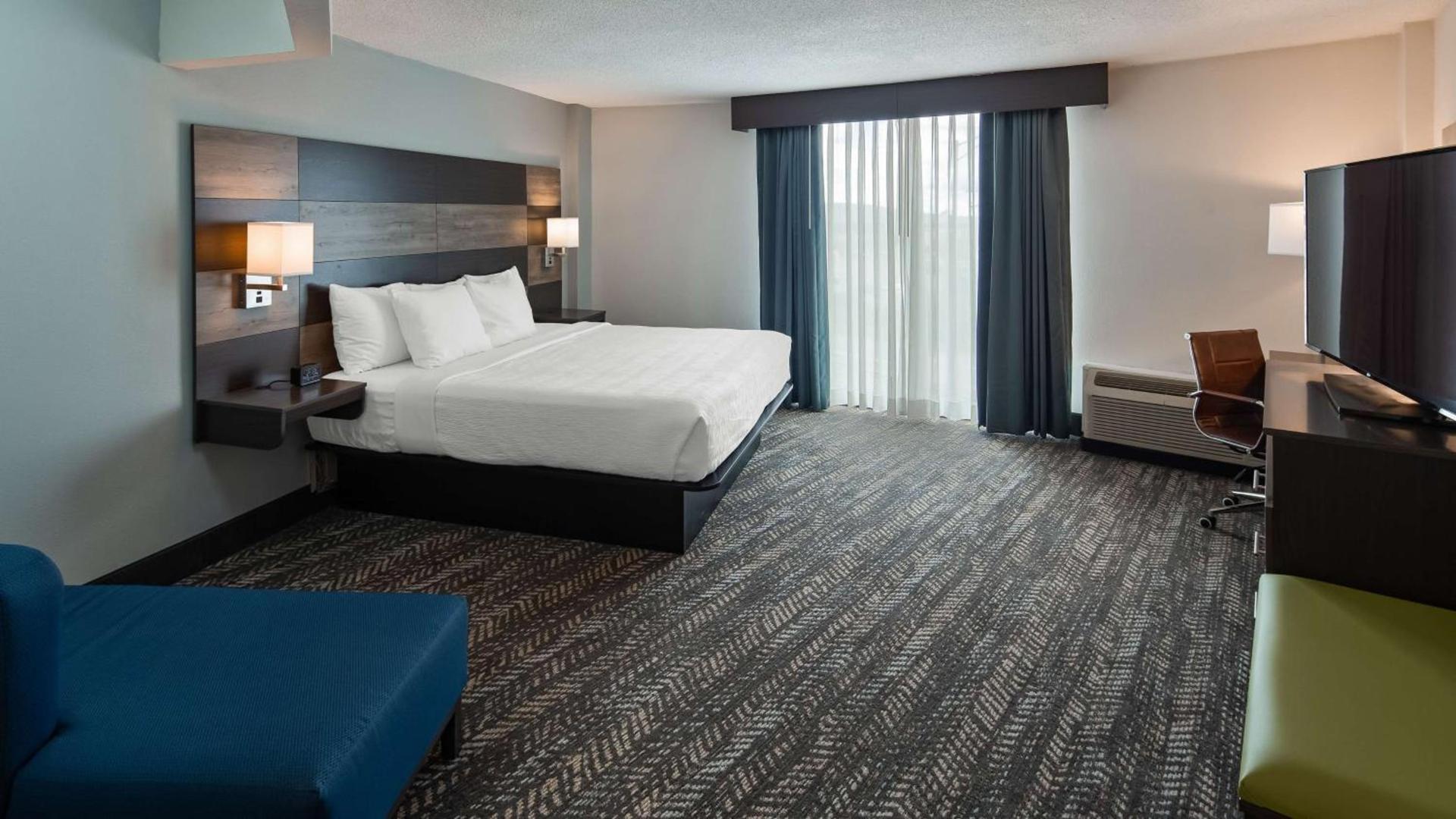 Best Western Plus Wausau Tower Inn photo 14