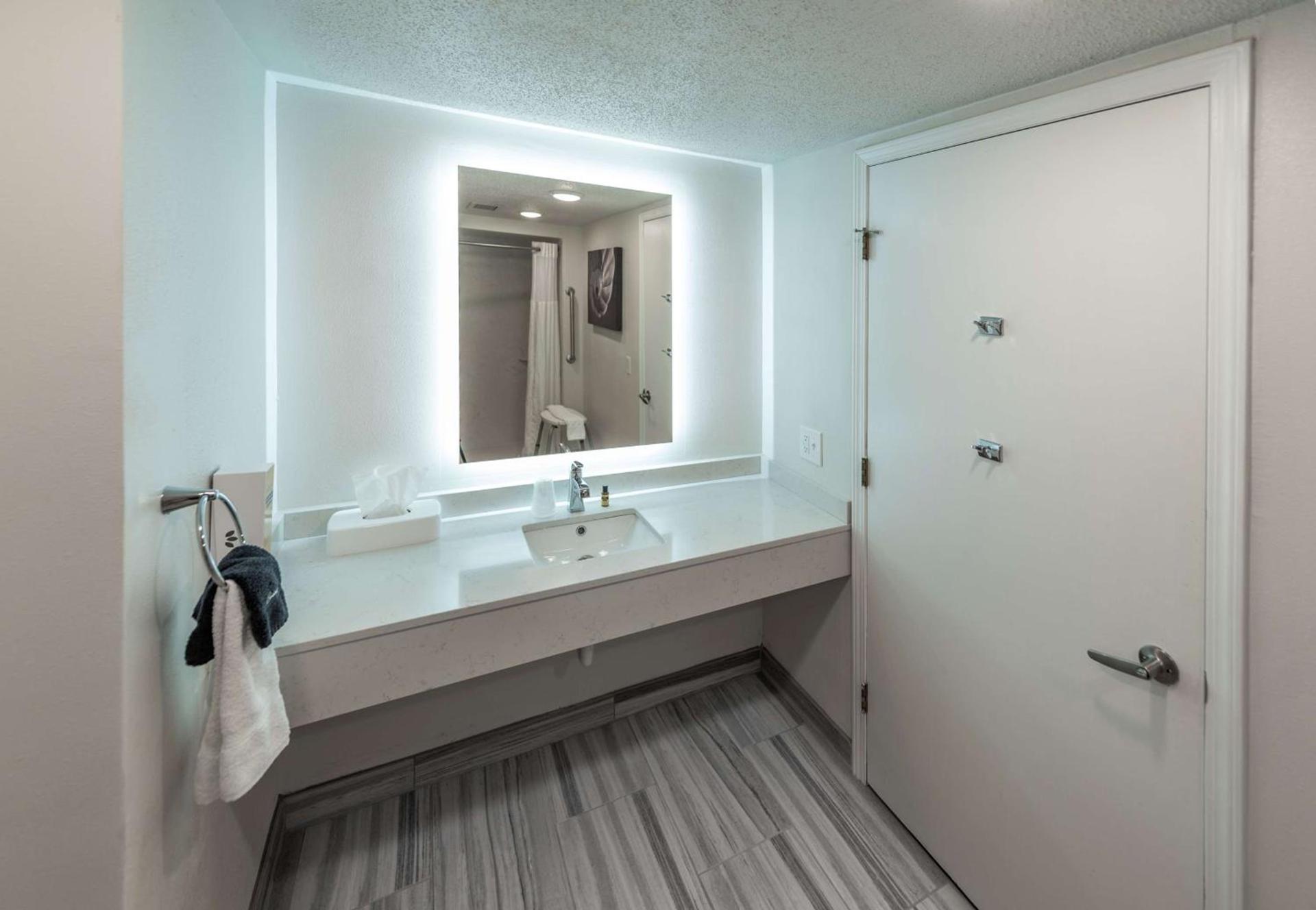 Best Western Plus Wausau Tower Inn photo 34