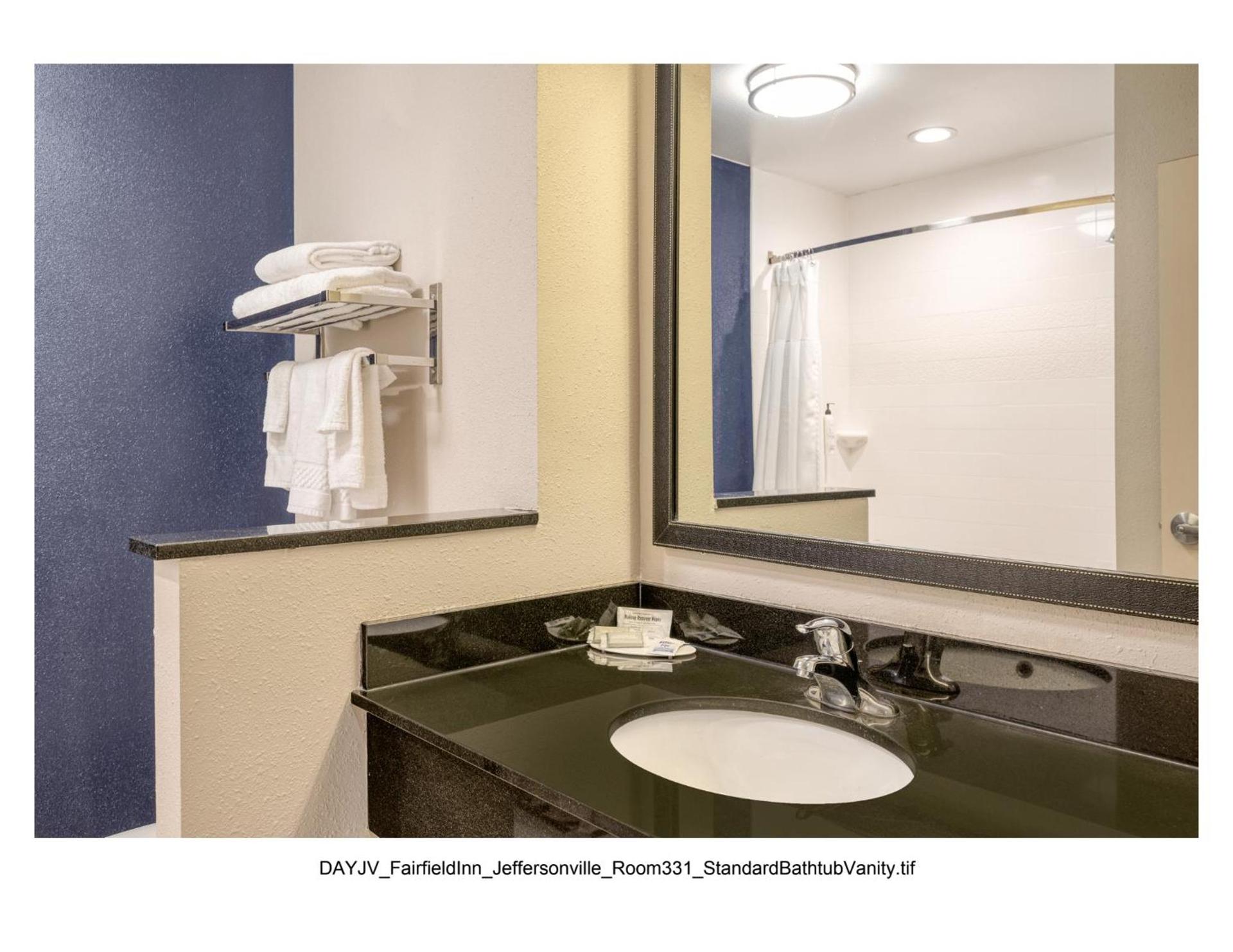 Fairfield Inn & Suites by Marriott Jeffersonville I-71 photo 3