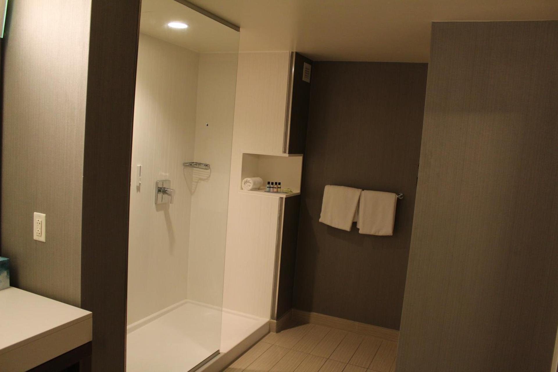 Courtyard by Marriott Muncie at Horizon Convention Center photo 17