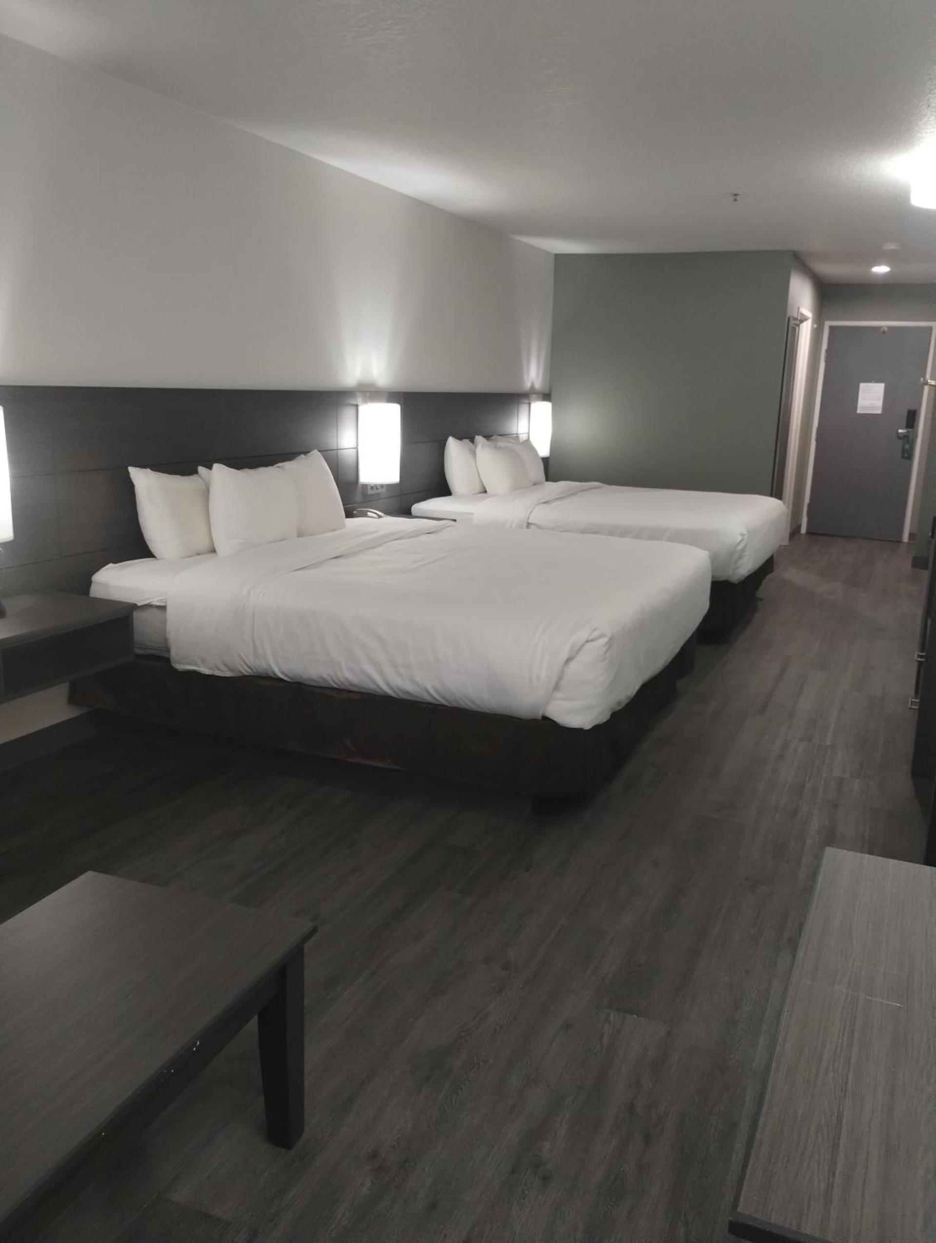 Quality Inn & Suites Wilsonville photo 54