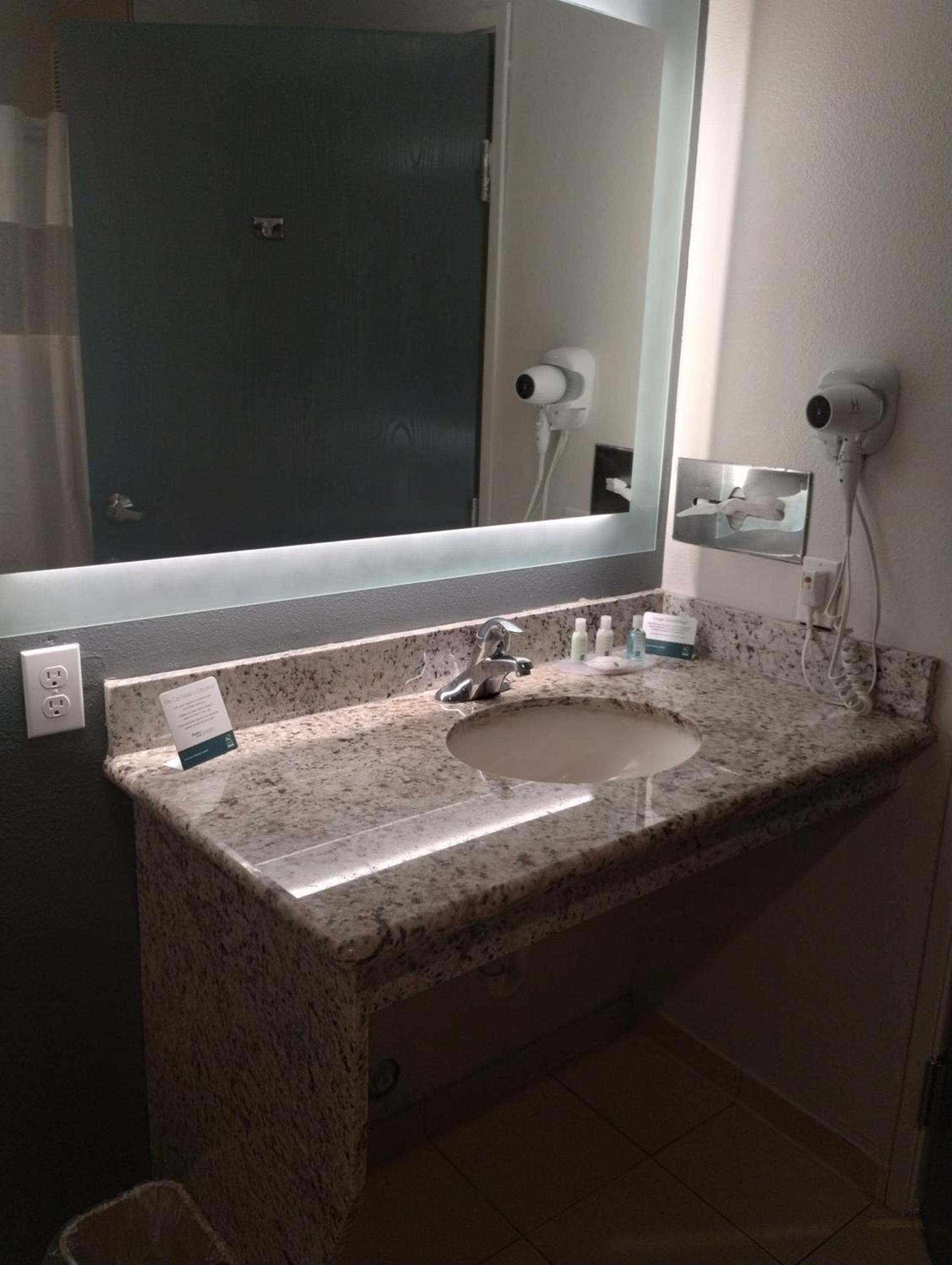 Quality Inn & Suites Wilsonville photo 63