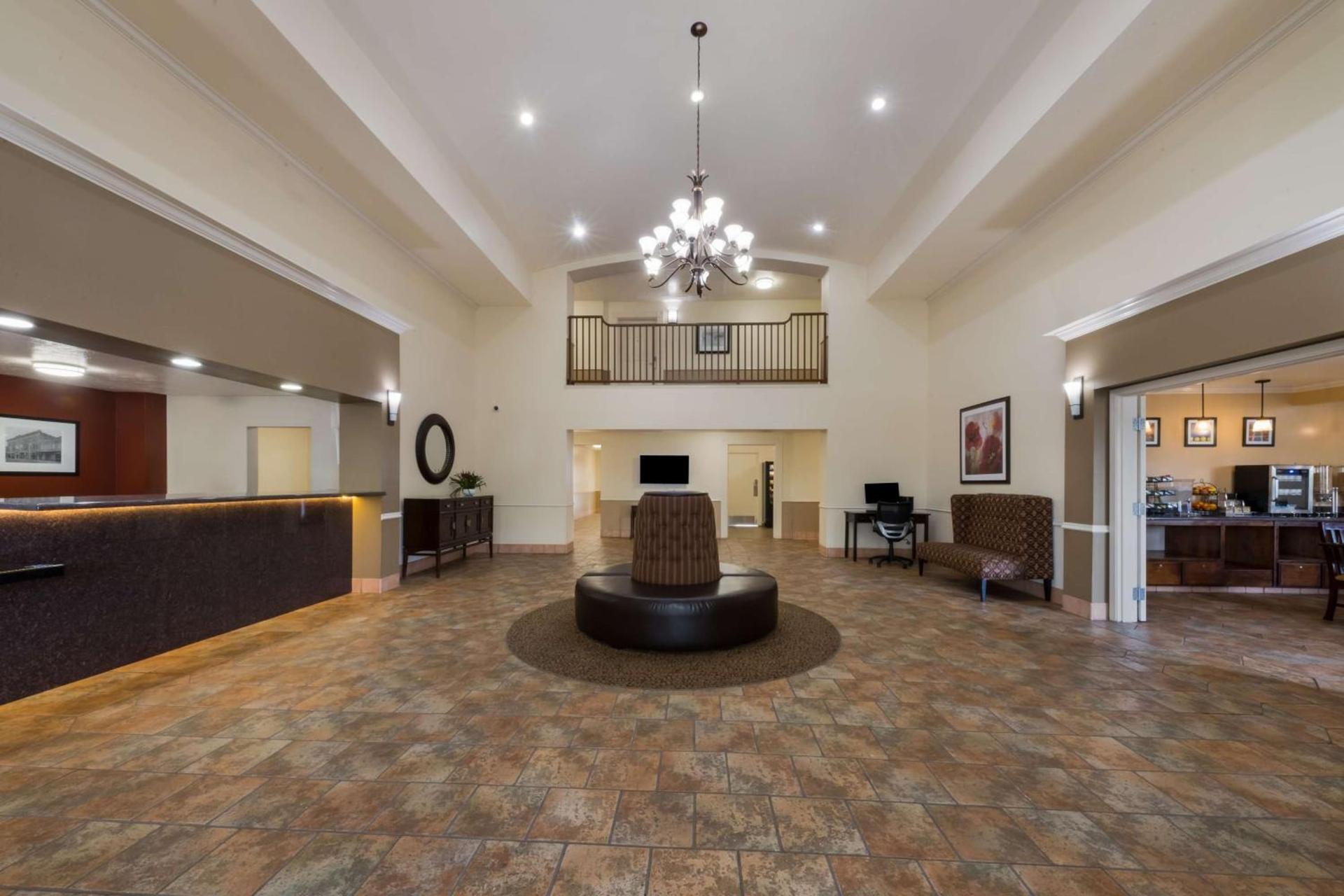 Best Western Salinas Valley Inn & Suites photo 10