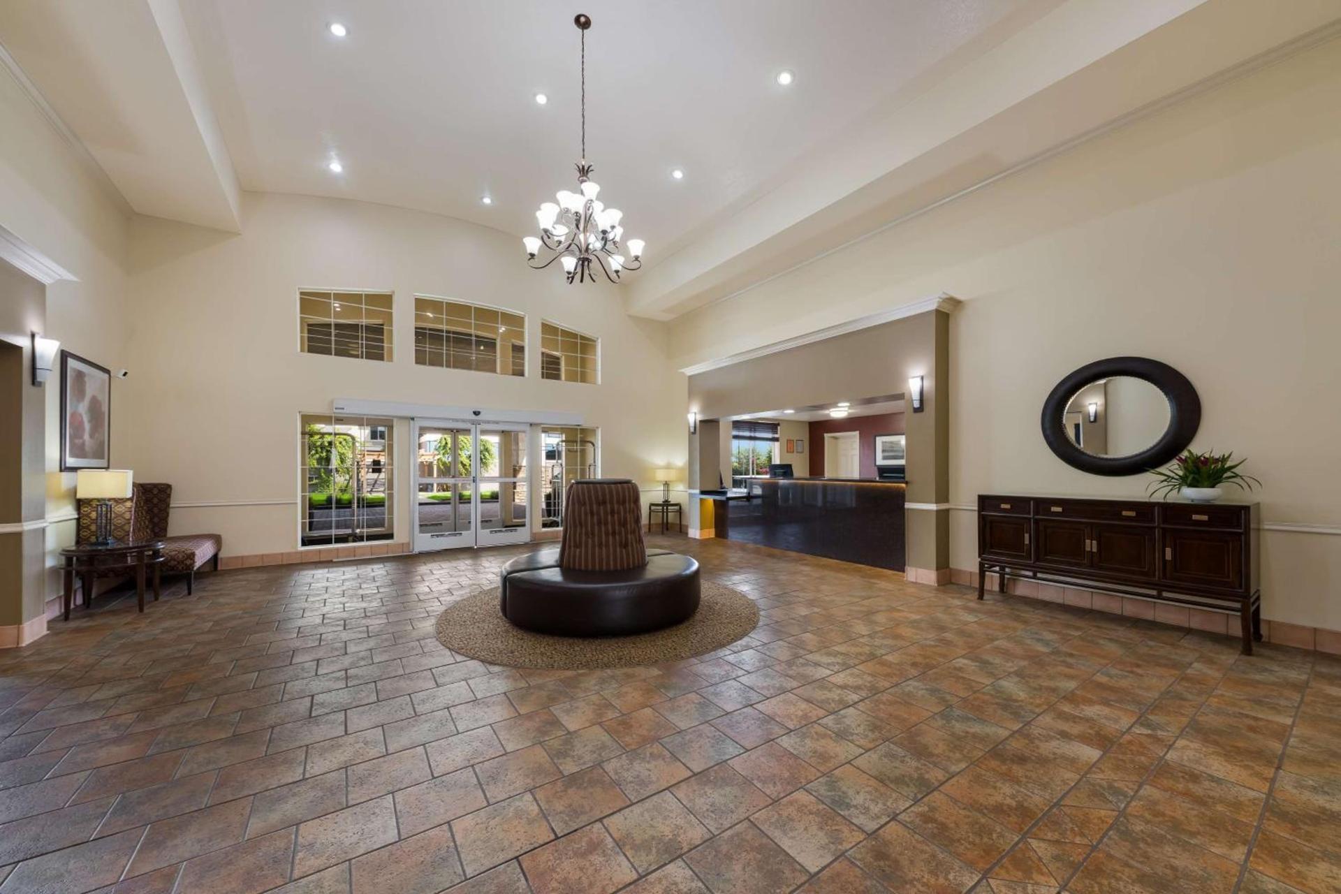 Best Western Salinas Valley Inn & Suites photo 12
