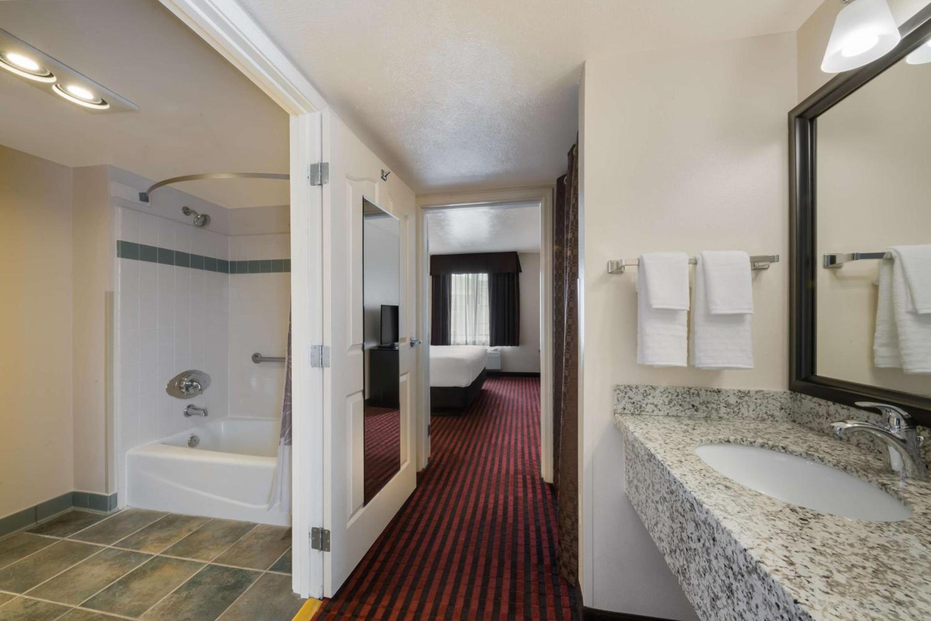 Best Western Salinas Valley Inn & Suites photo 29