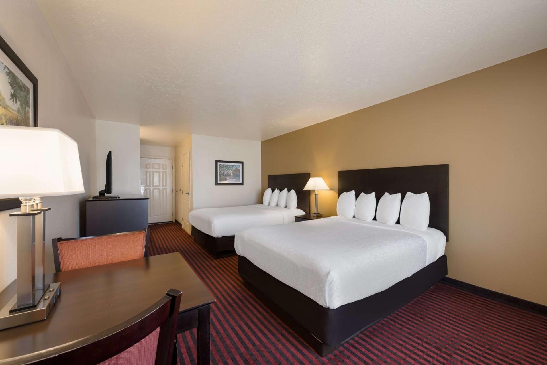 Best Western Salinas Valley Inn & Suites photo 9