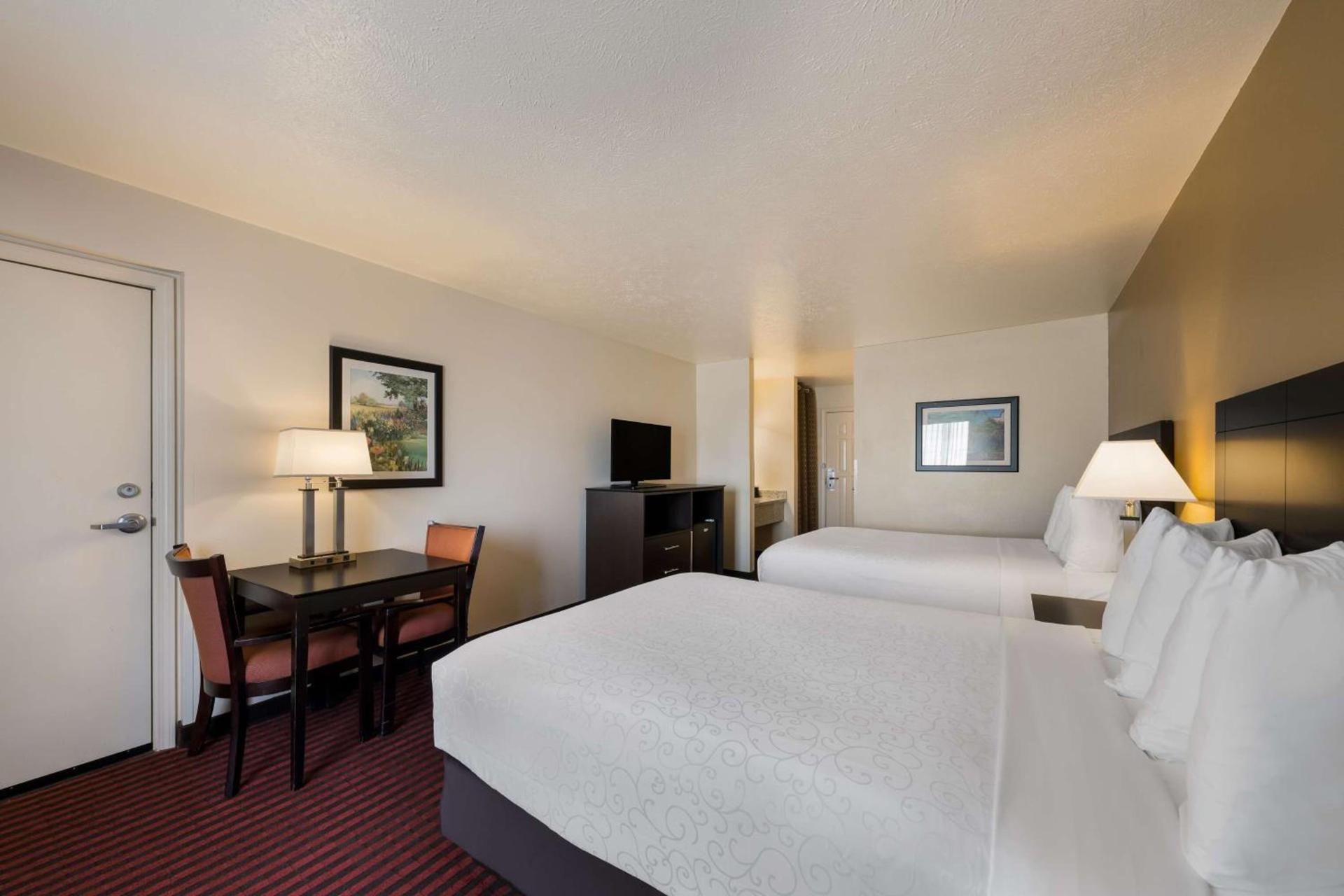 Best Western Salinas Valley Inn & Suites photo 25