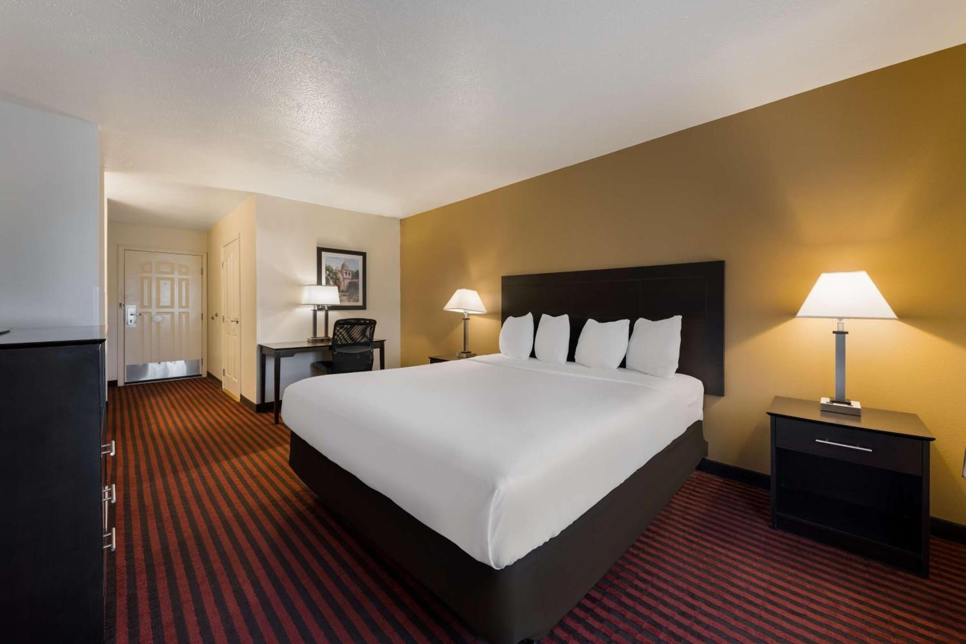 Best Western Salinas Valley Inn & Suites photo 26