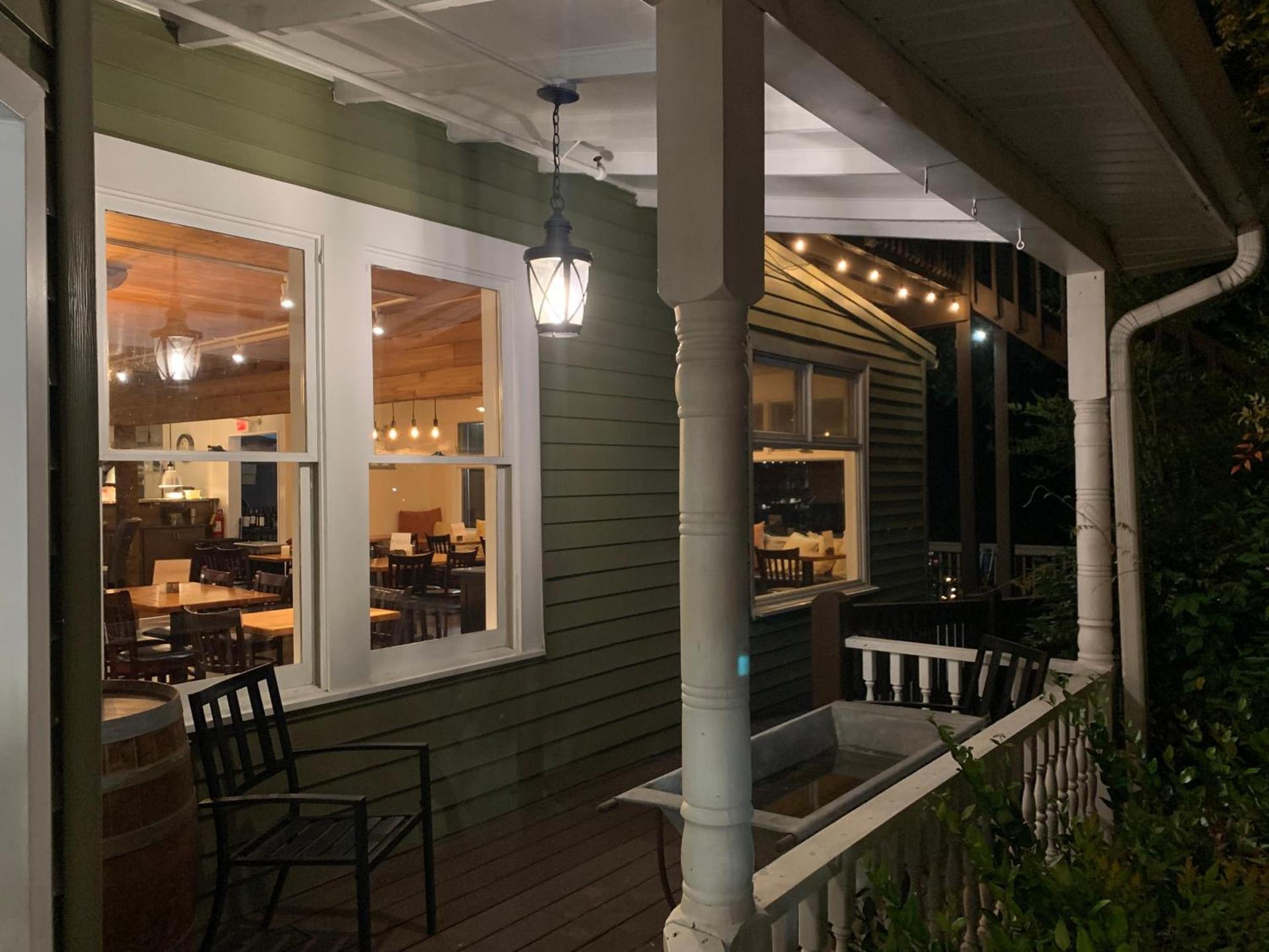 Woodbridge Inn & Tavern photo 81