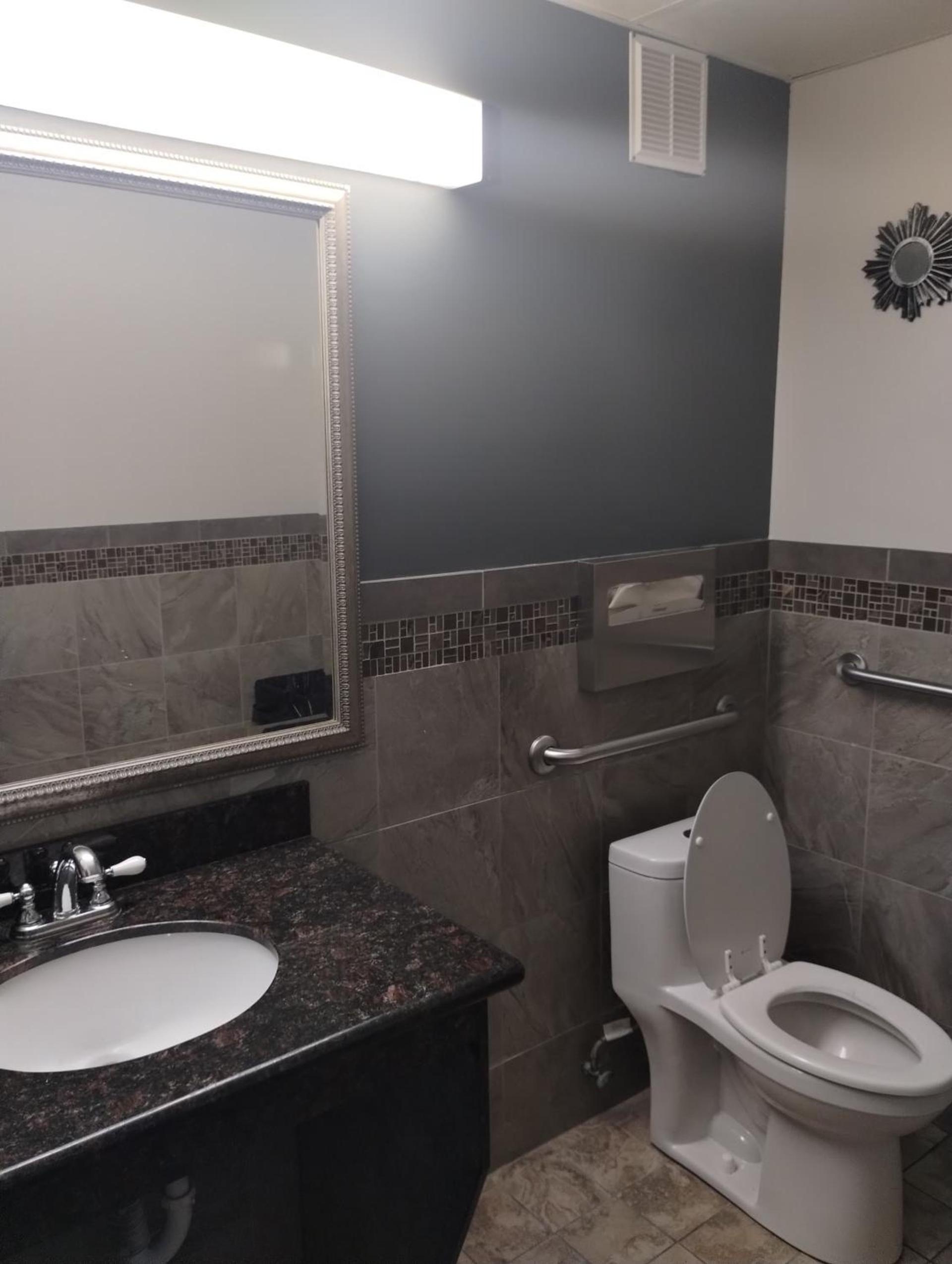 Quality Inn & Suites Wilsonville photo 26