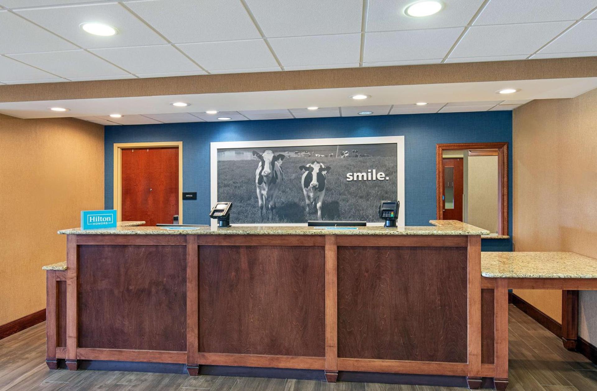 Hampton Inn & Suites Madisonville photo 13