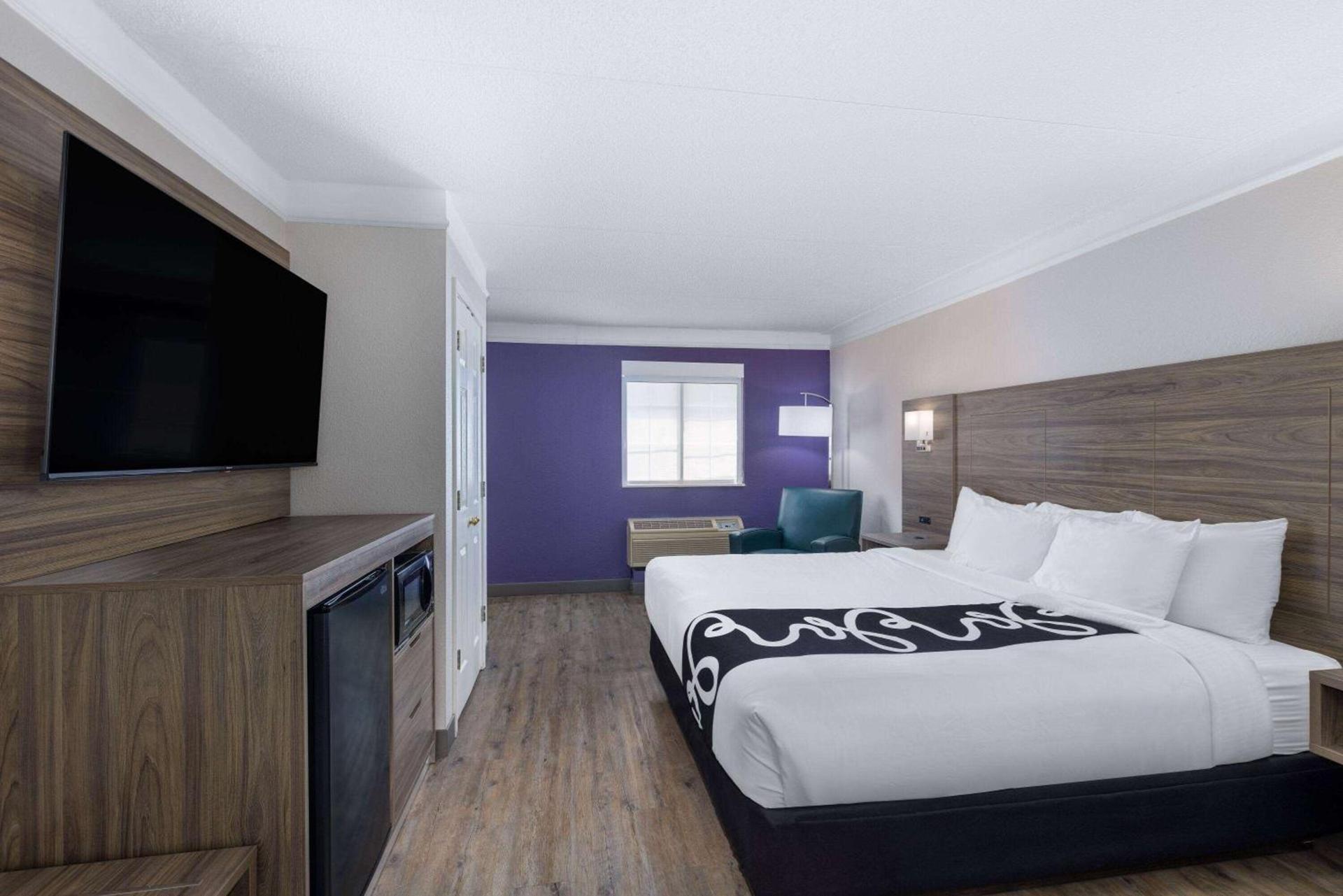 La Quinta Inn by Wyndham Kansas City Lenexa photo 9
