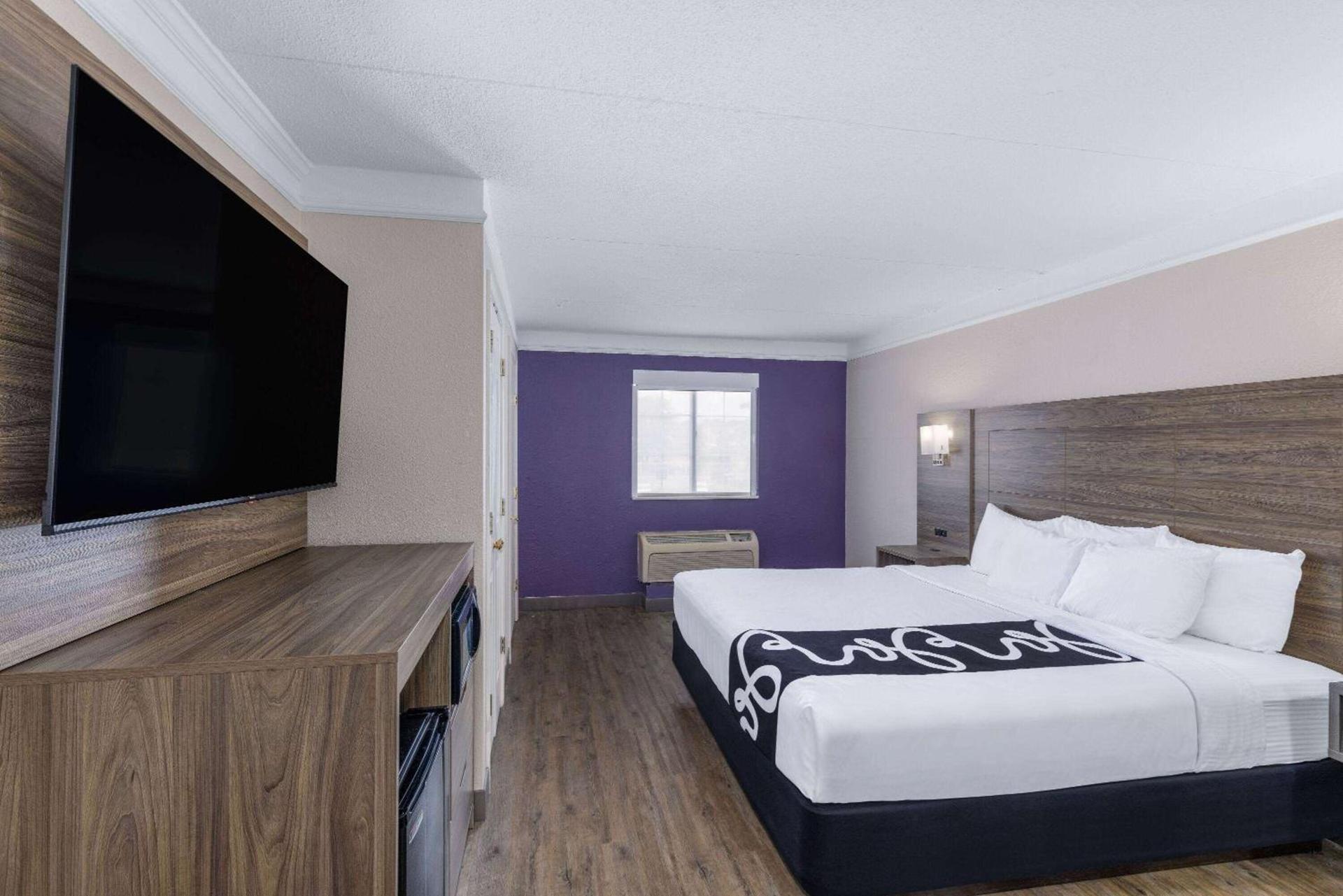 La Quinta Inn by Wyndham Kansas City Lenexa photo 14