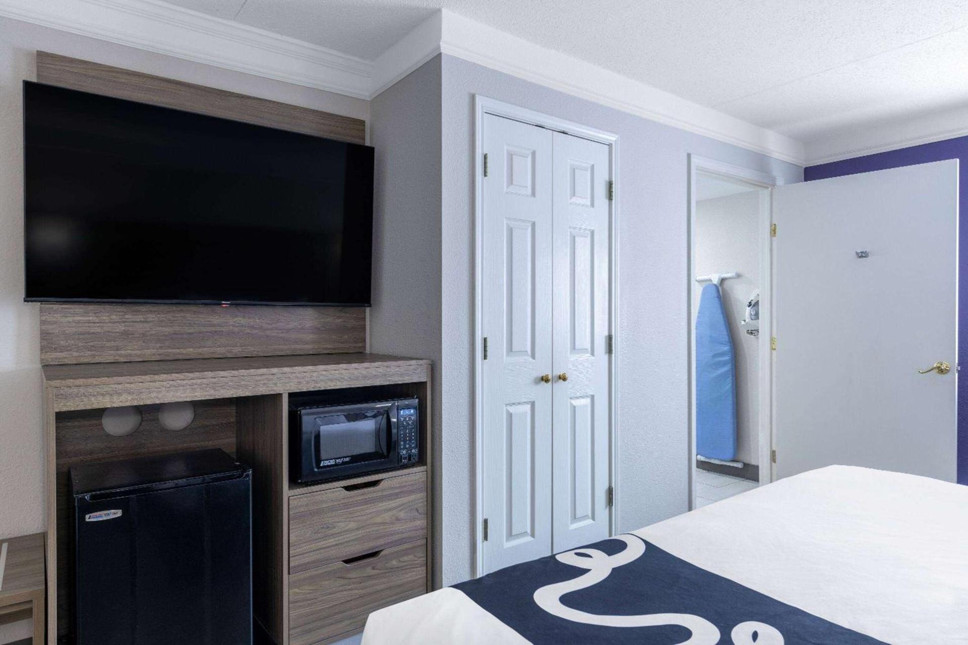 La Quinta Inn by Wyndham Kansas City Lenexa photo 15