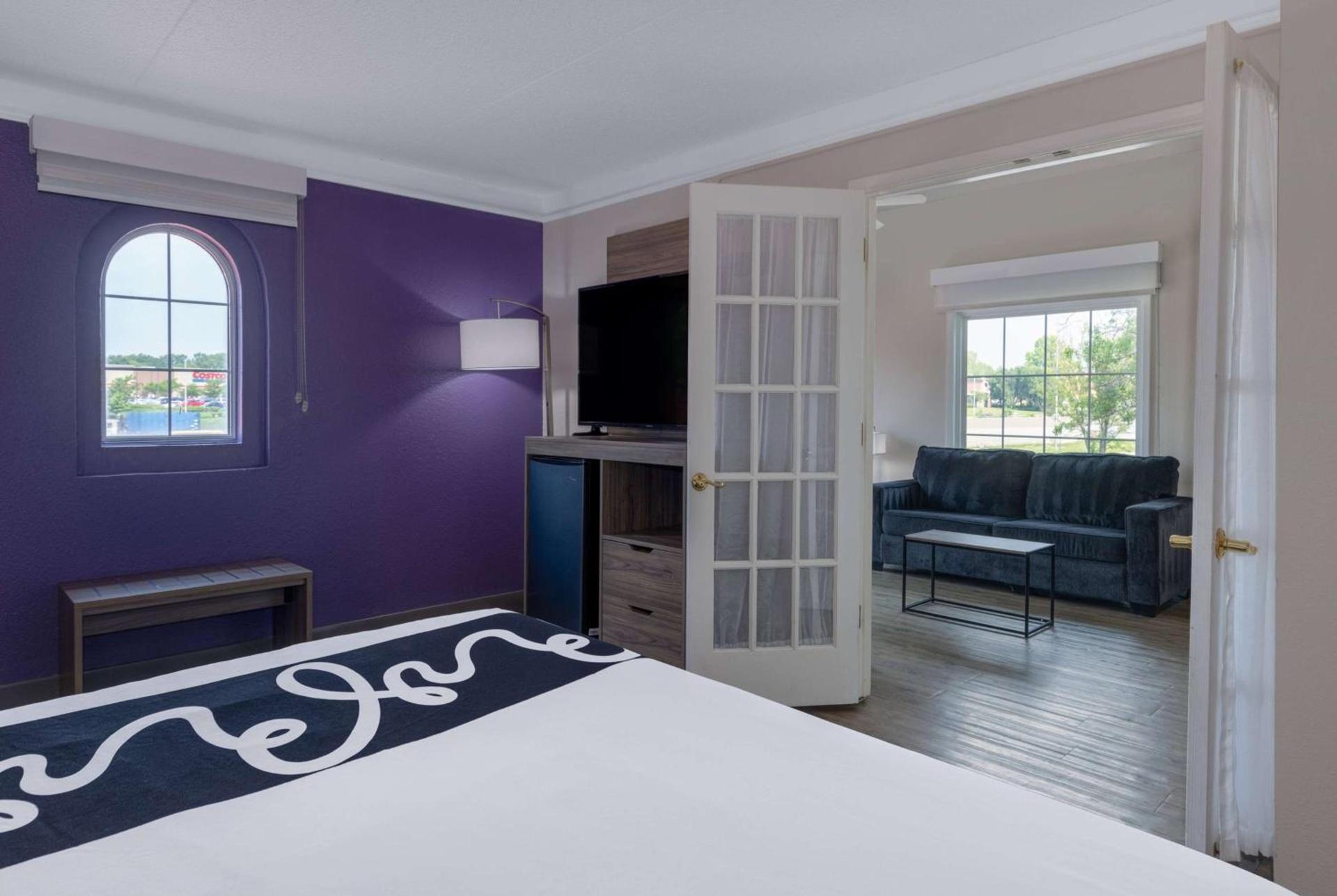 La Quinta Inn by Wyndham Kansas City Lenexa photo 18