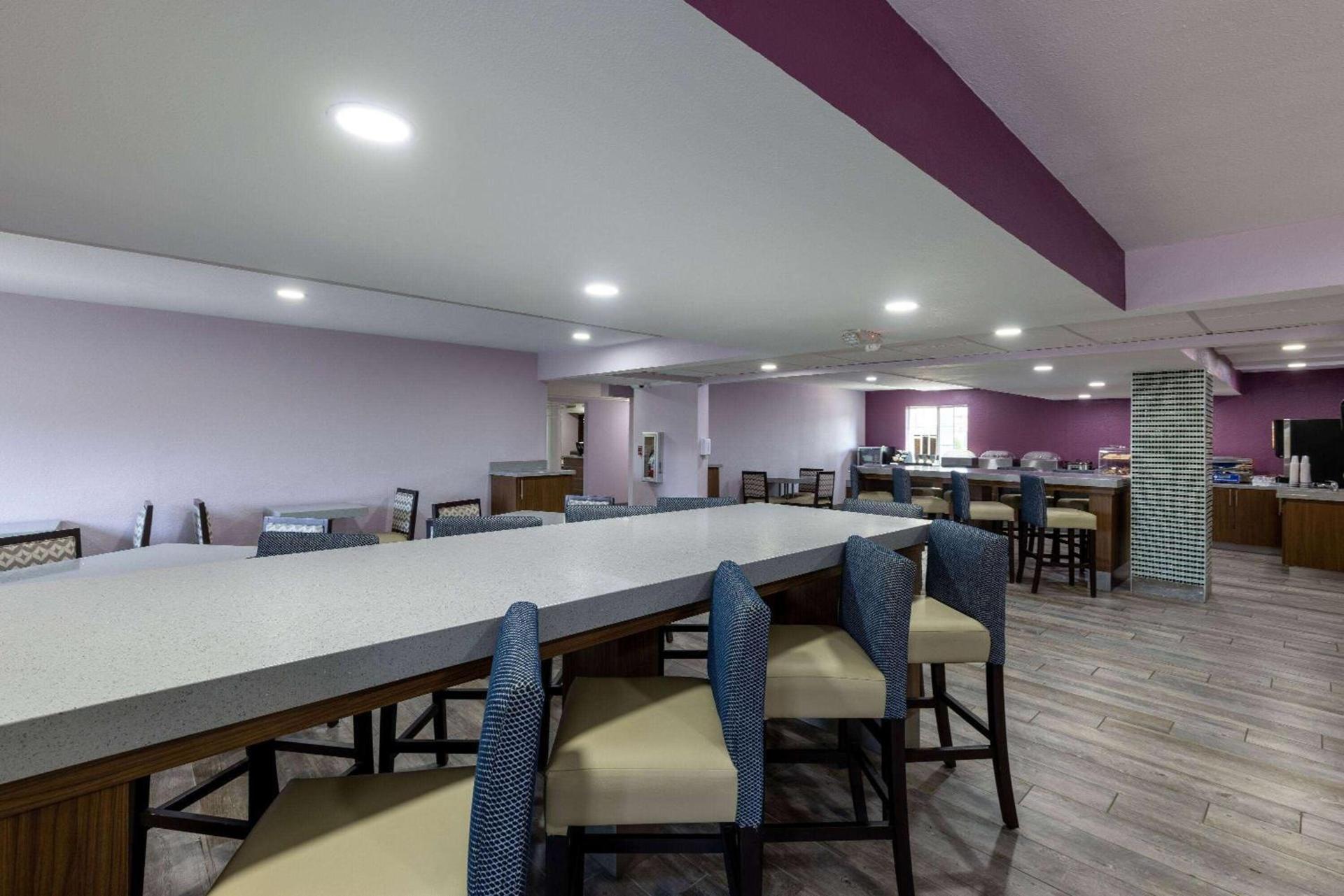 La Quinta Inn by Wyndham Kansas City Lenexa photo 26