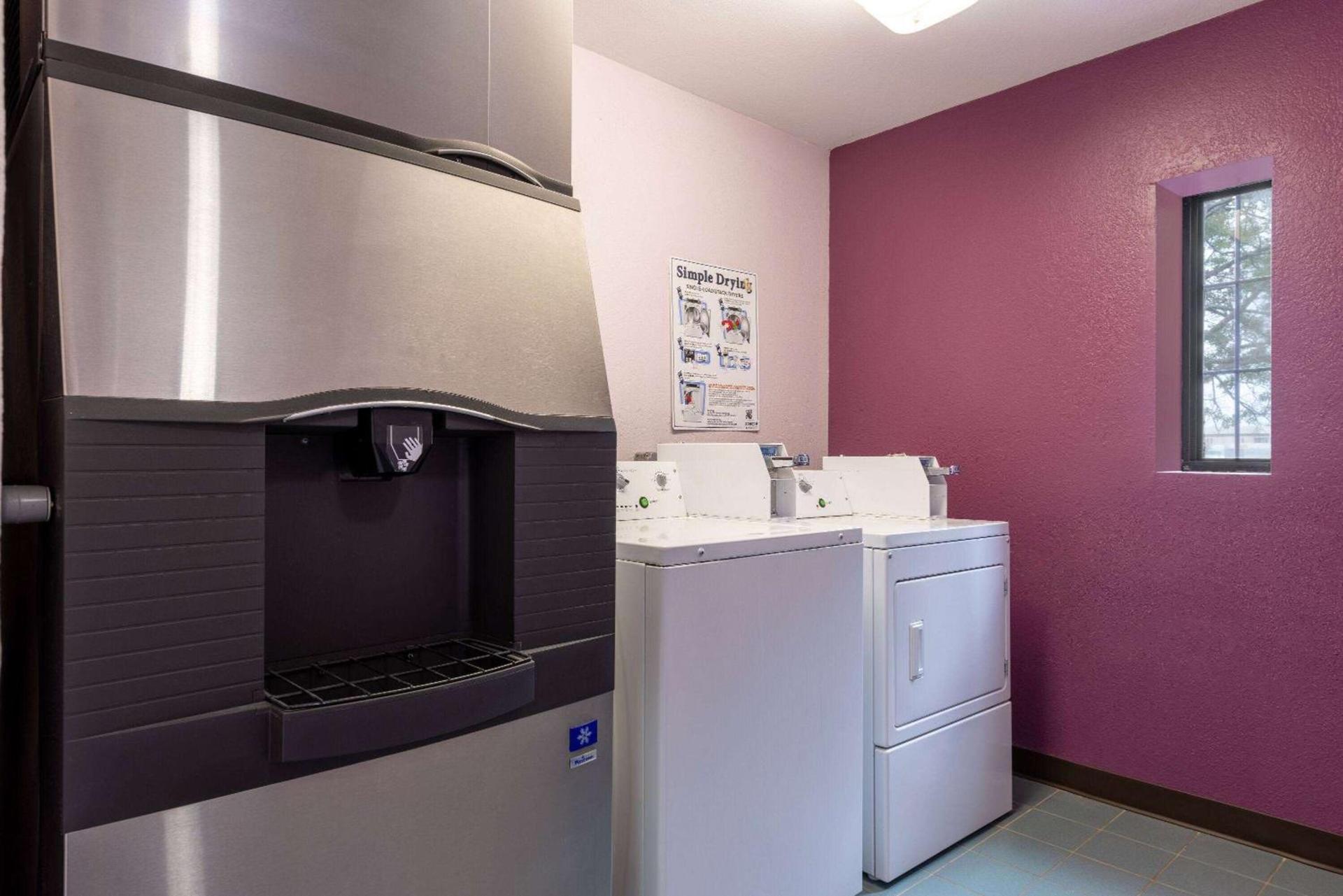 La Quinta Inn by Wyndham Kansas City Lenexa photo 30
