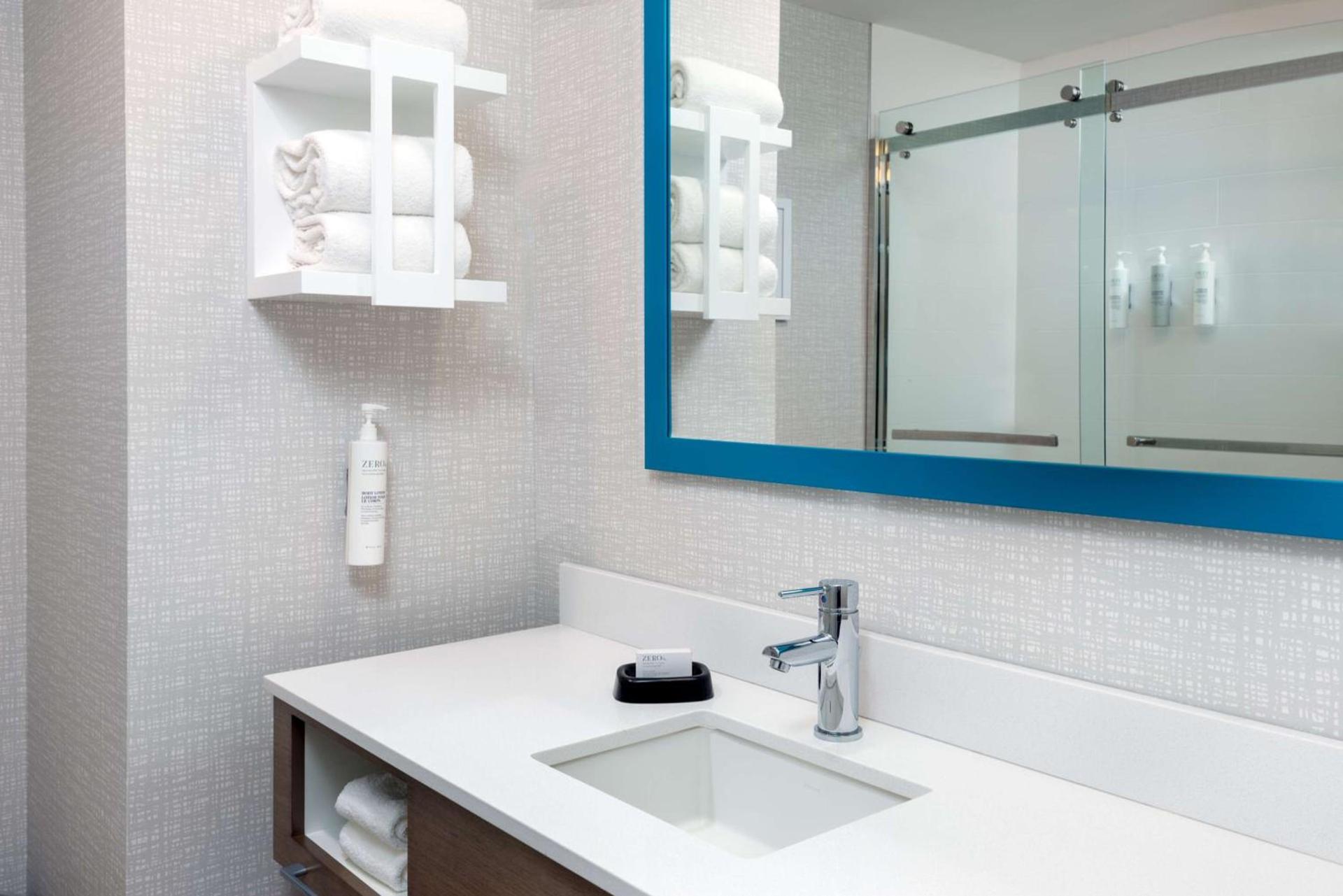 Hampton Inn Boston Bedford Burlington photo 17