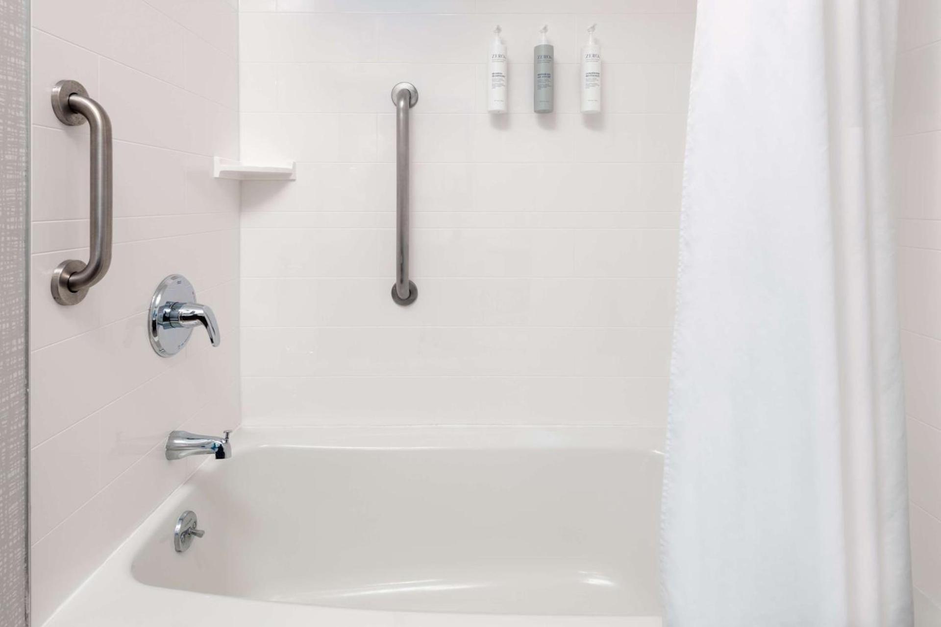 Hampton Inn Boston Bedford Burlington photo 24